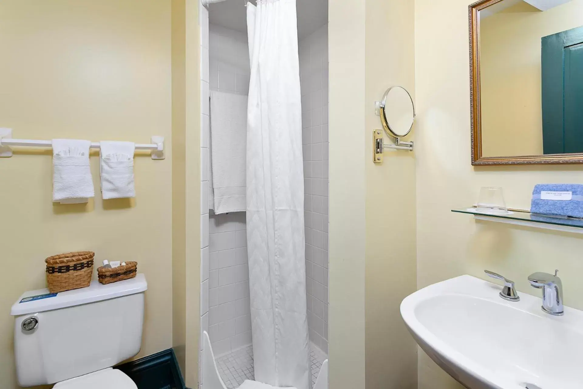 Bathroom in Spencer House Inn