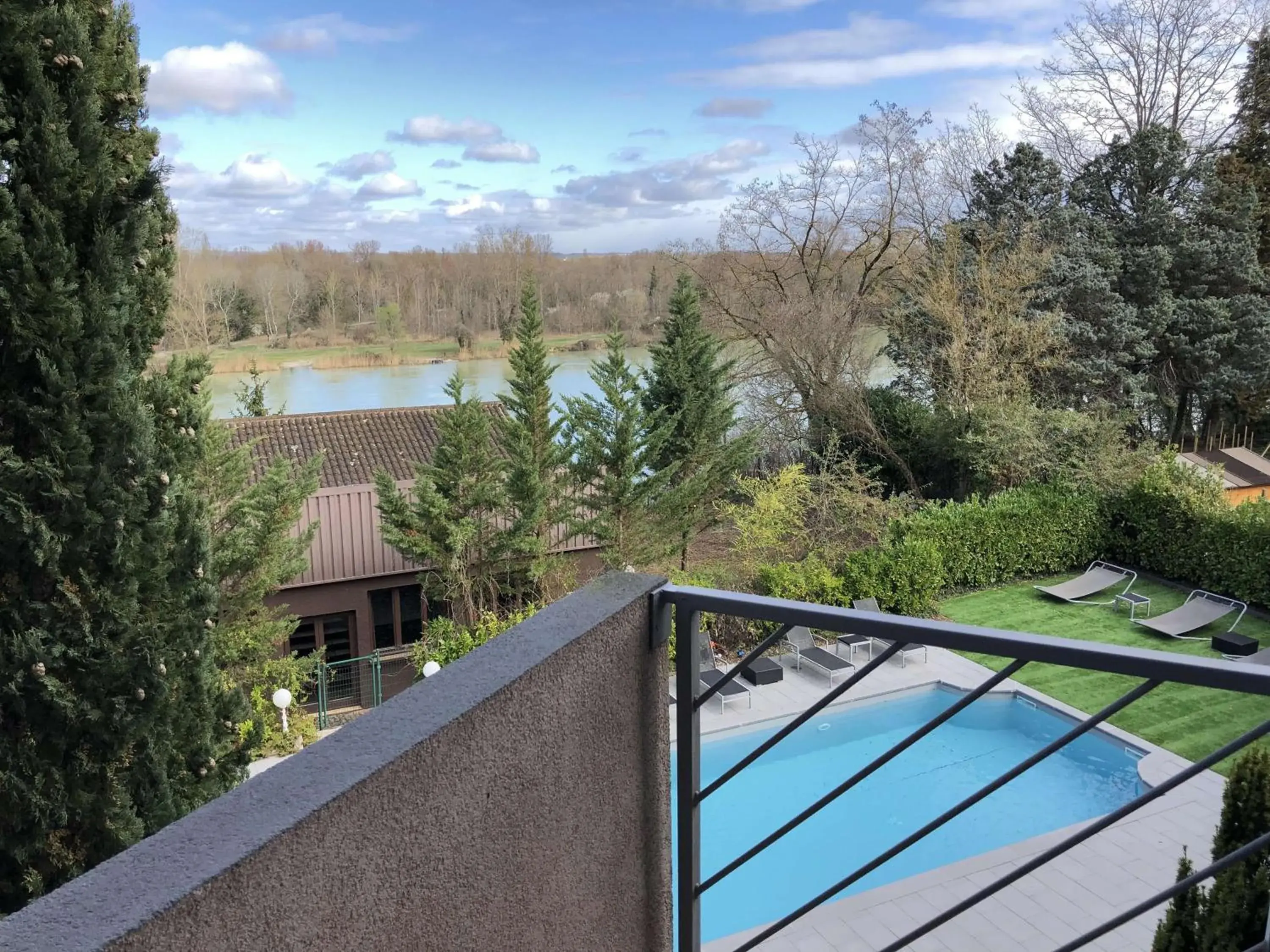 Photo of the whole room, Pool View in Best Western Bridge Hotel Lyon East