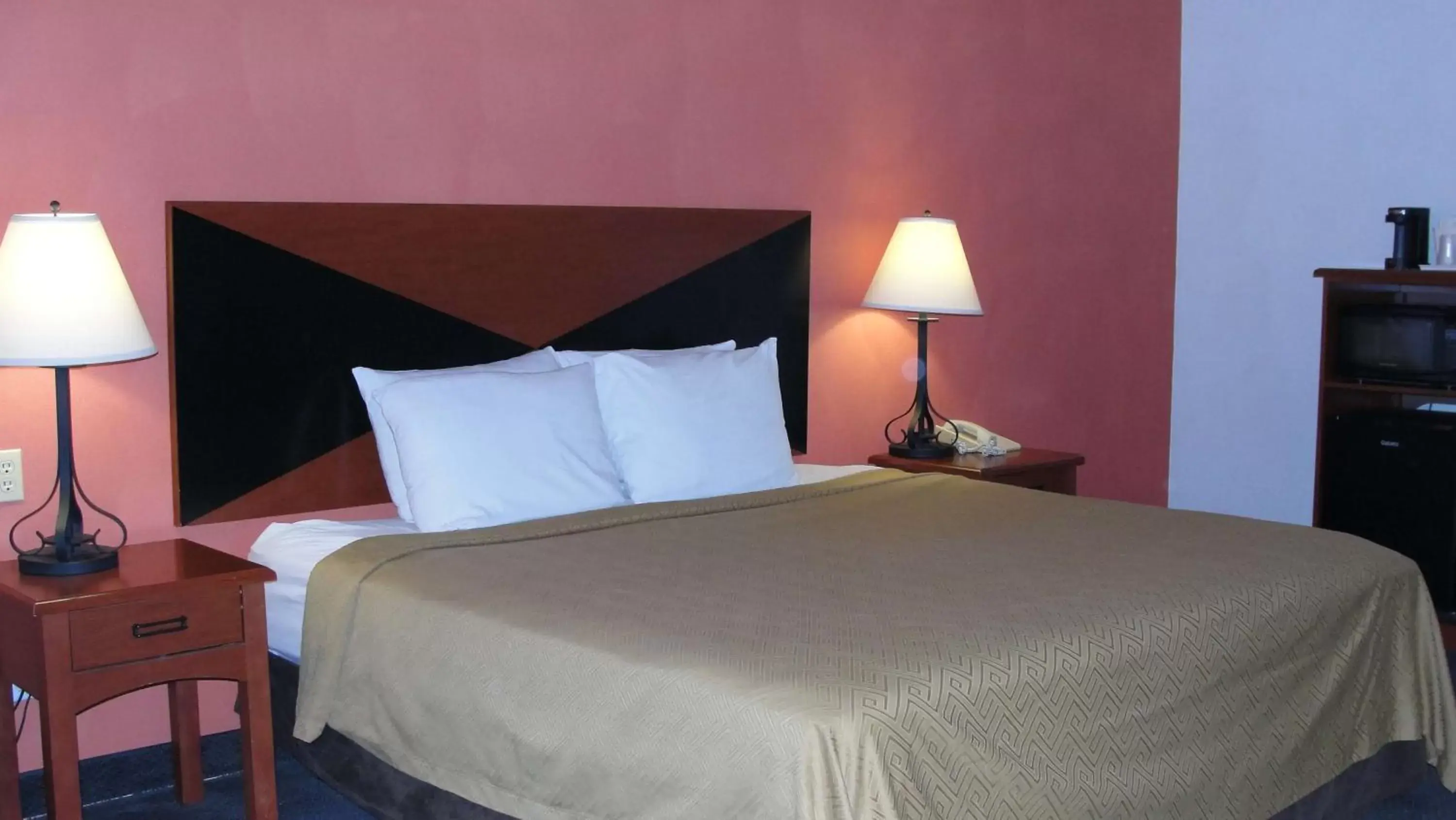 Other, Bed in SureStay Hotel by Best Western Greenville