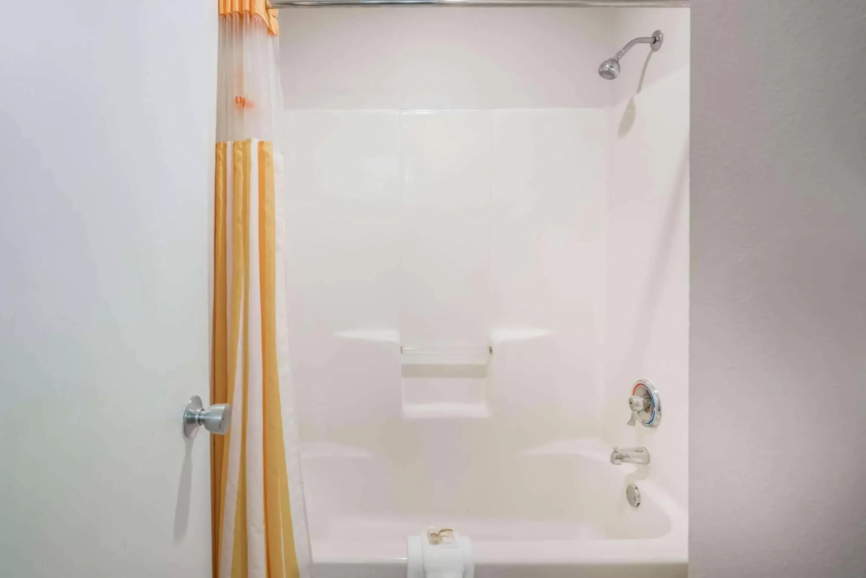 Bathroom in La Quinta by Wyndham Nashville Franklin