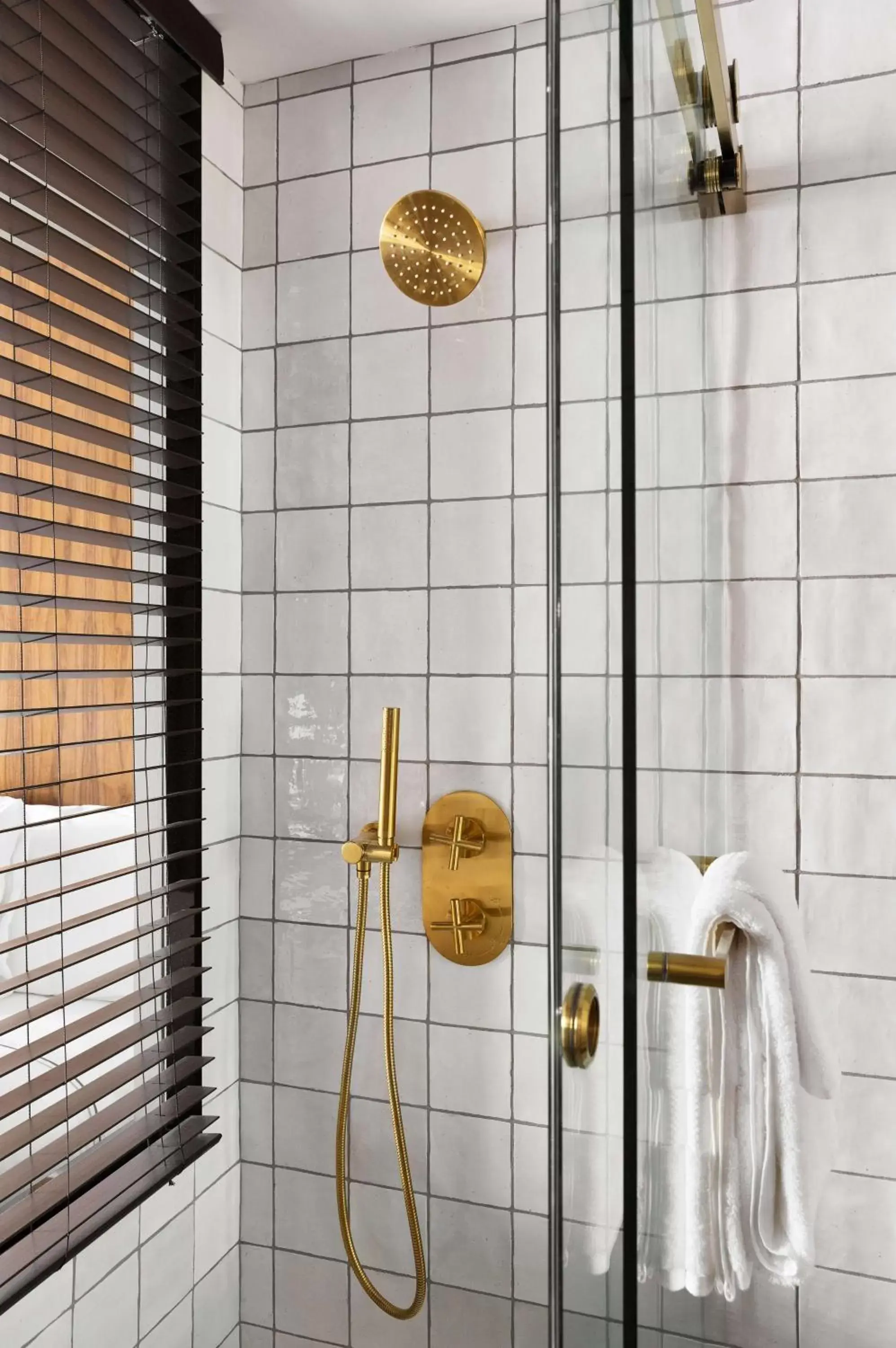 Shower, Bathroom in Grayson Hotel