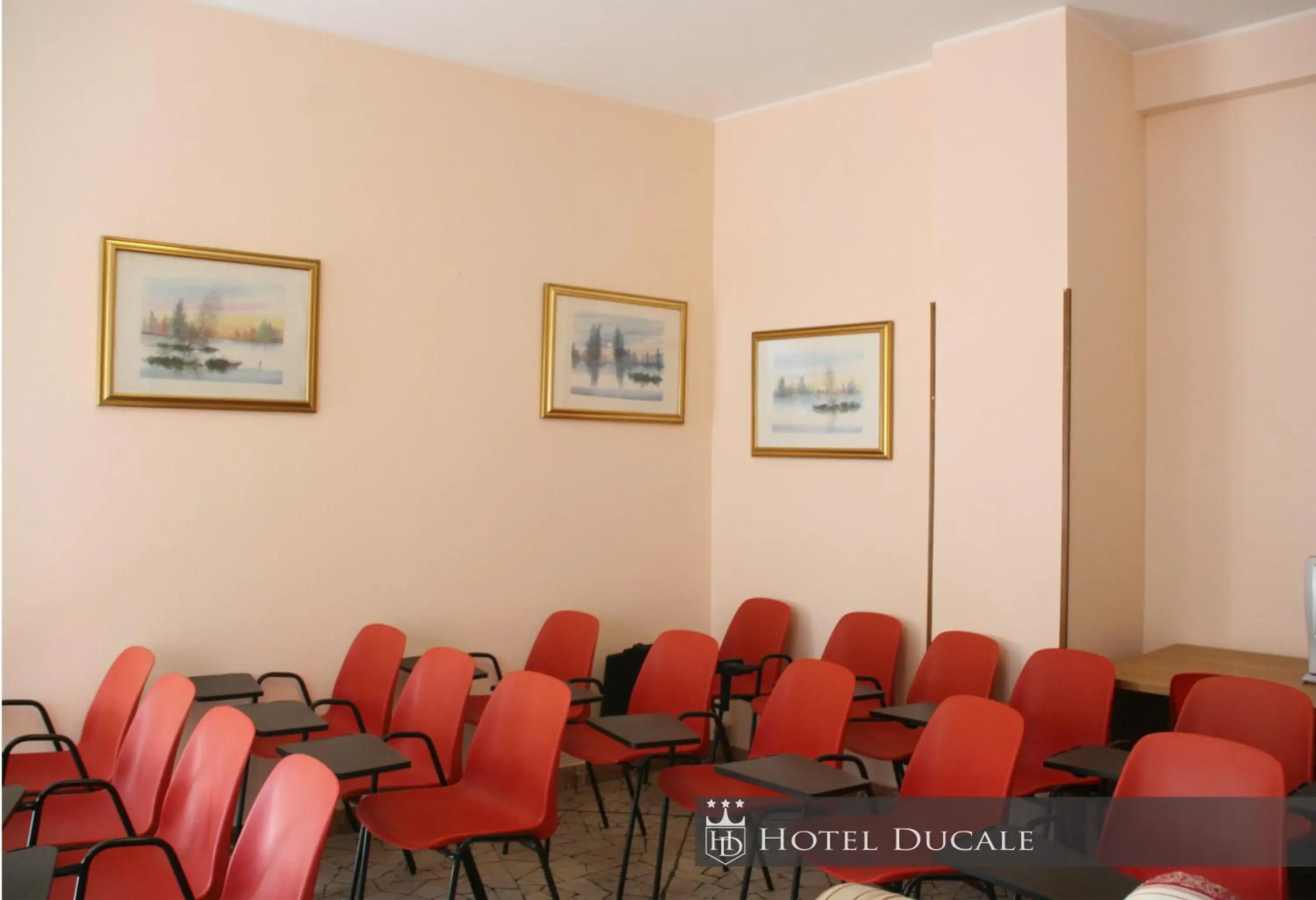 Business facilities in Hotel Ducale