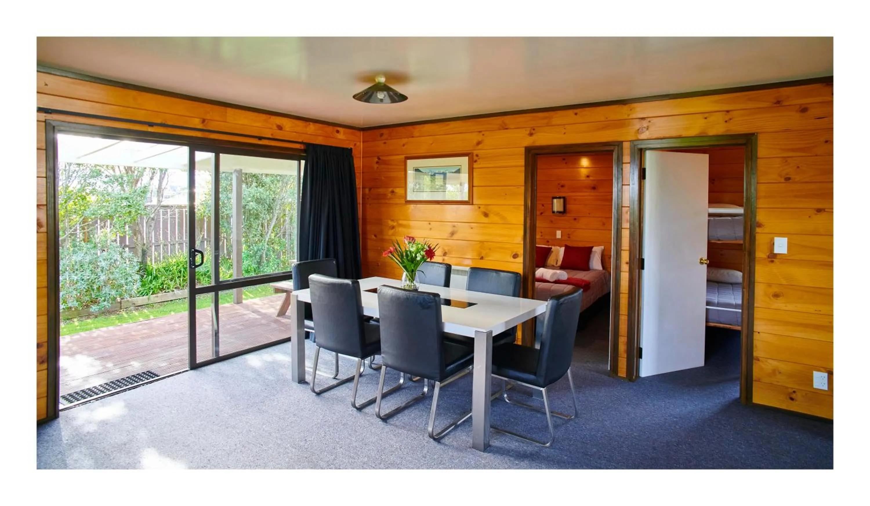 Dining area in Greymouth Seaside TOP 10 Holiday Park