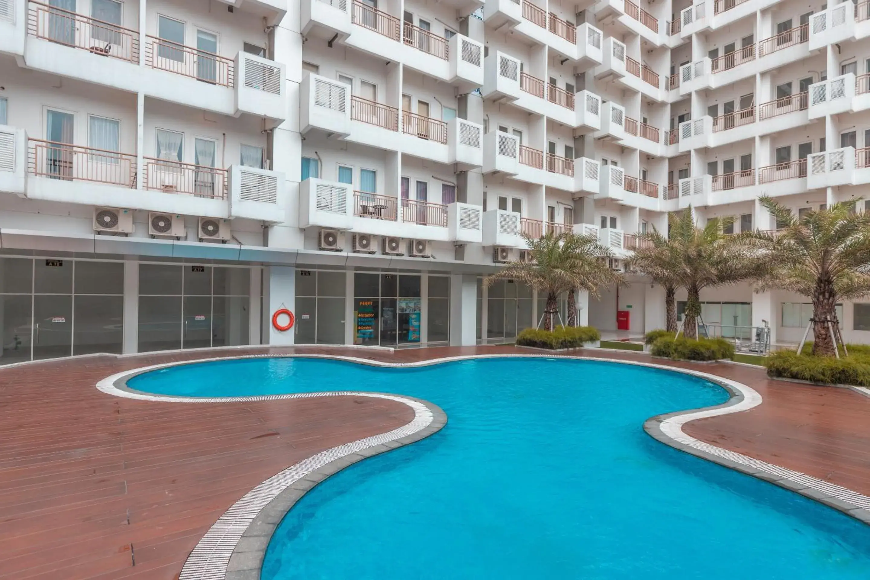 Swimming Pool in OYO 1948 Apartement Sentul Tower