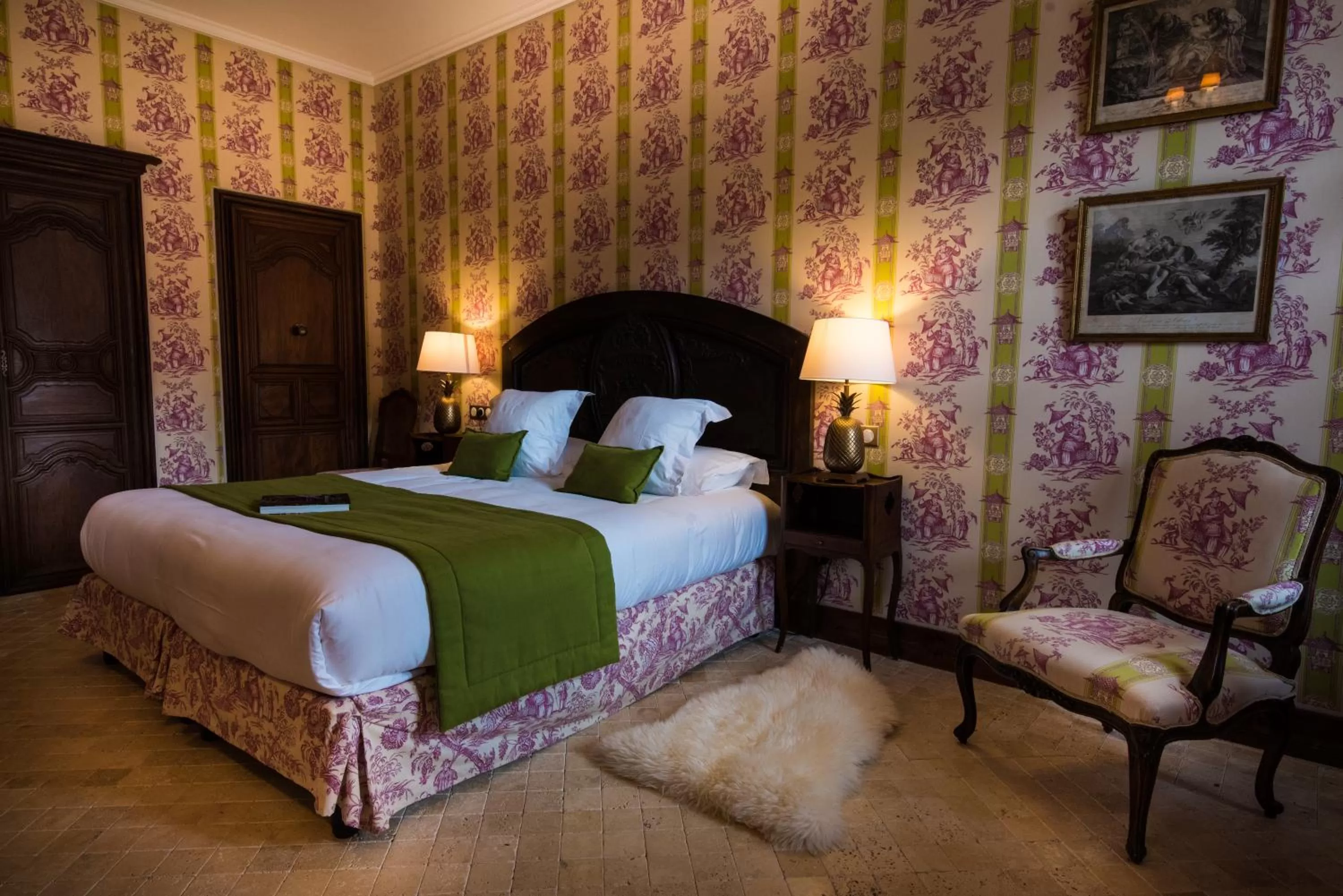 Photo of the whole room, Bed in Hôtel du Domaine de La Groirie - Le Mans