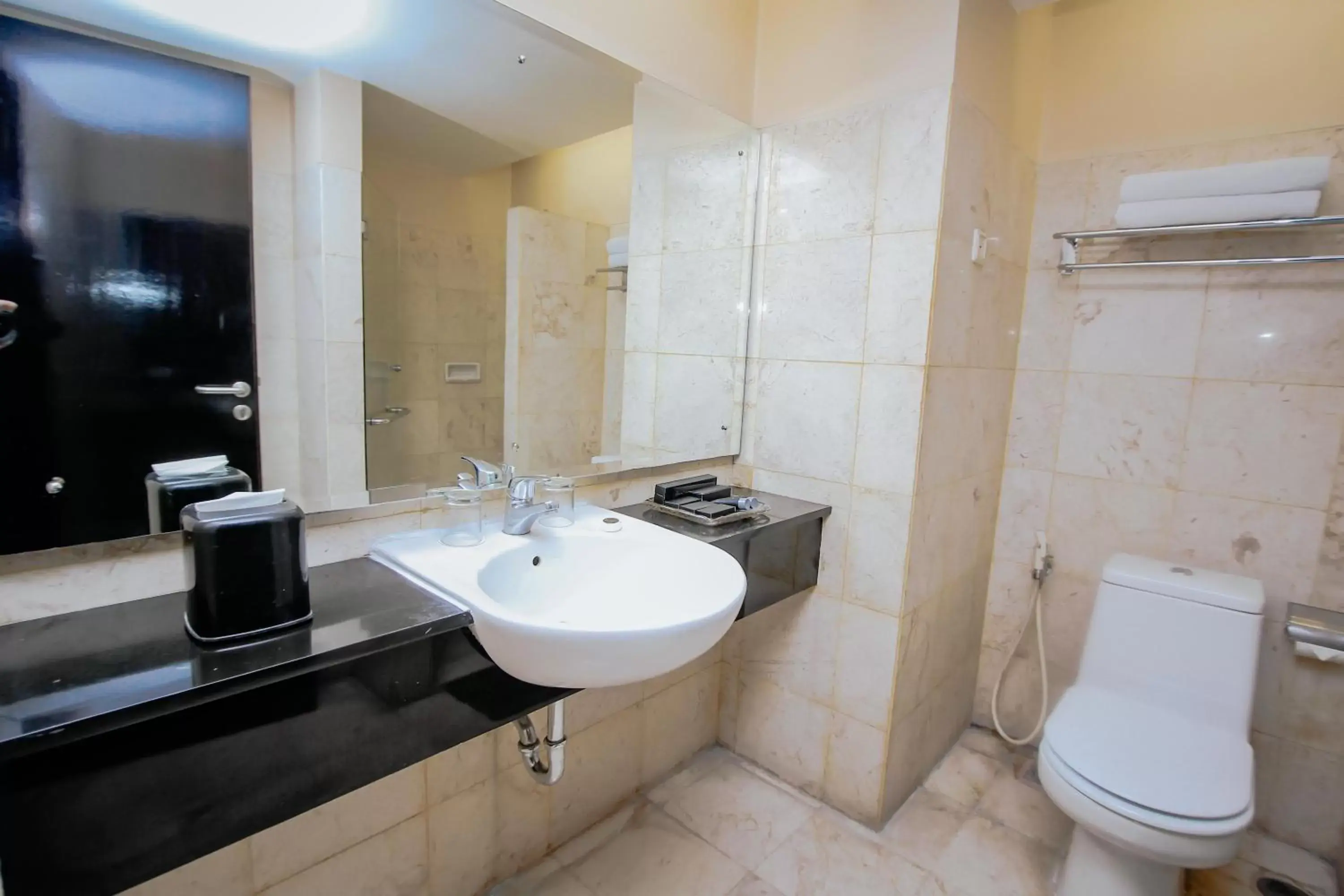 Bathroom in Grand Dafam Braga Bandung