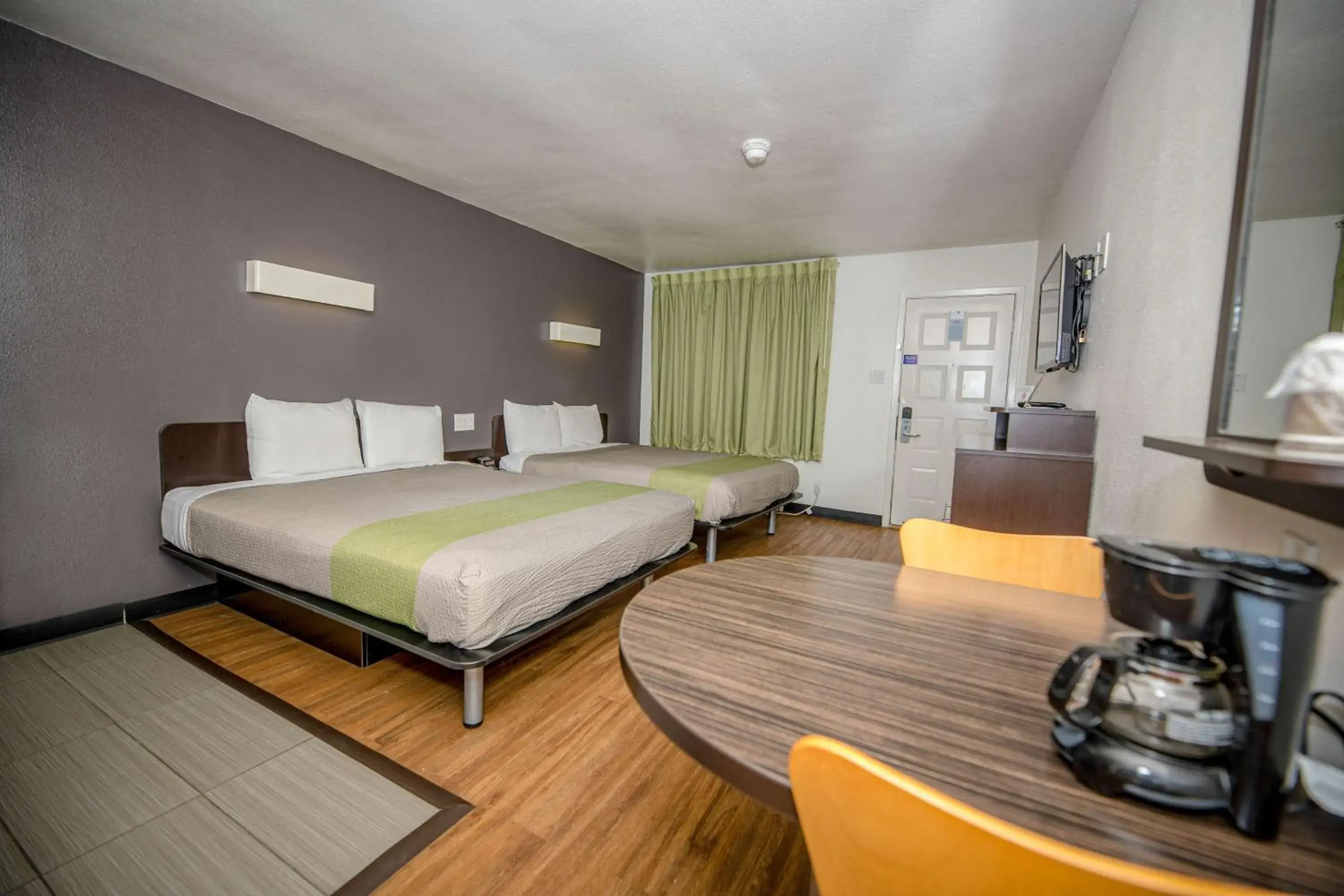 Photo of the whole room, Bed in Studio 6-Tyler, TX Photo of the whole room, Bed in Studio 6-Tyler, TX