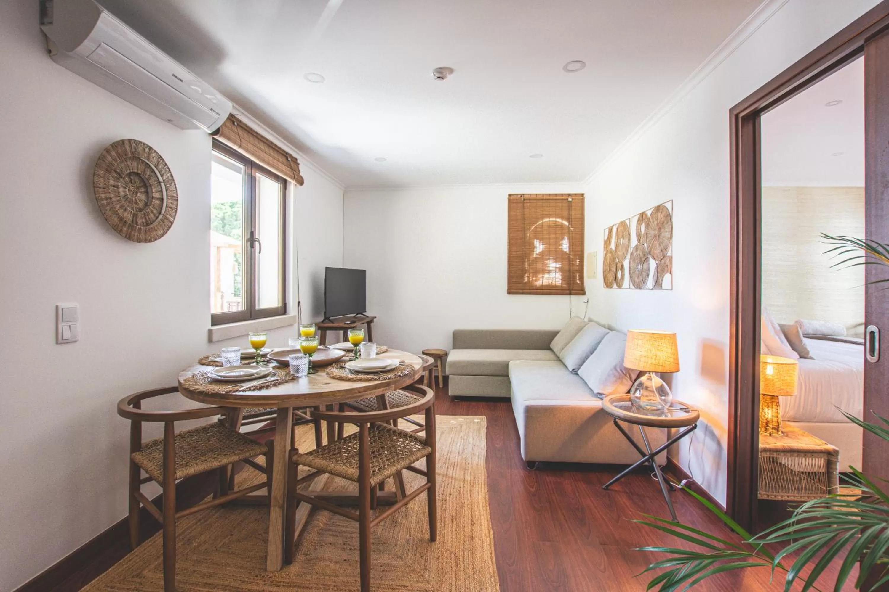 Dining Area in Villa Pietra Estoril Eco Guesthouse