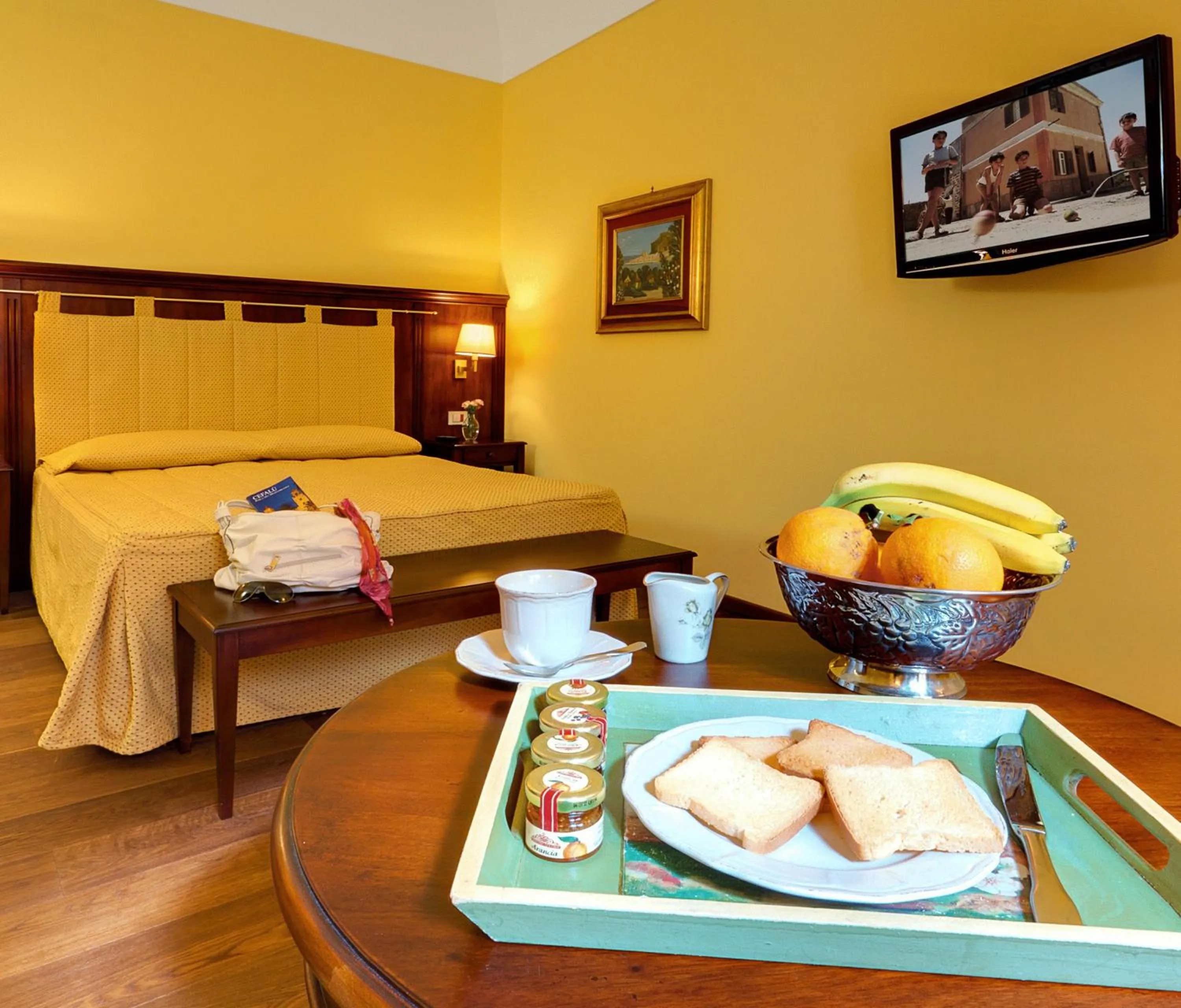 Food, Bed in Hotel La Plumeria