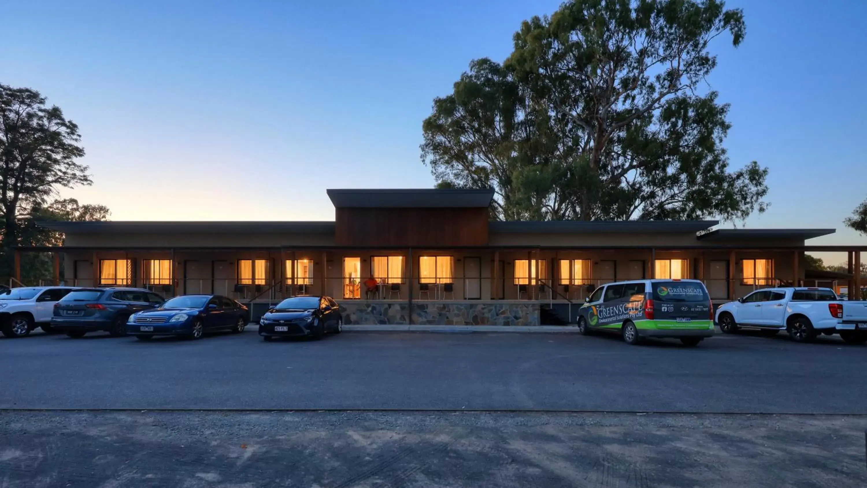 Property Building in New Crossing Place Motel