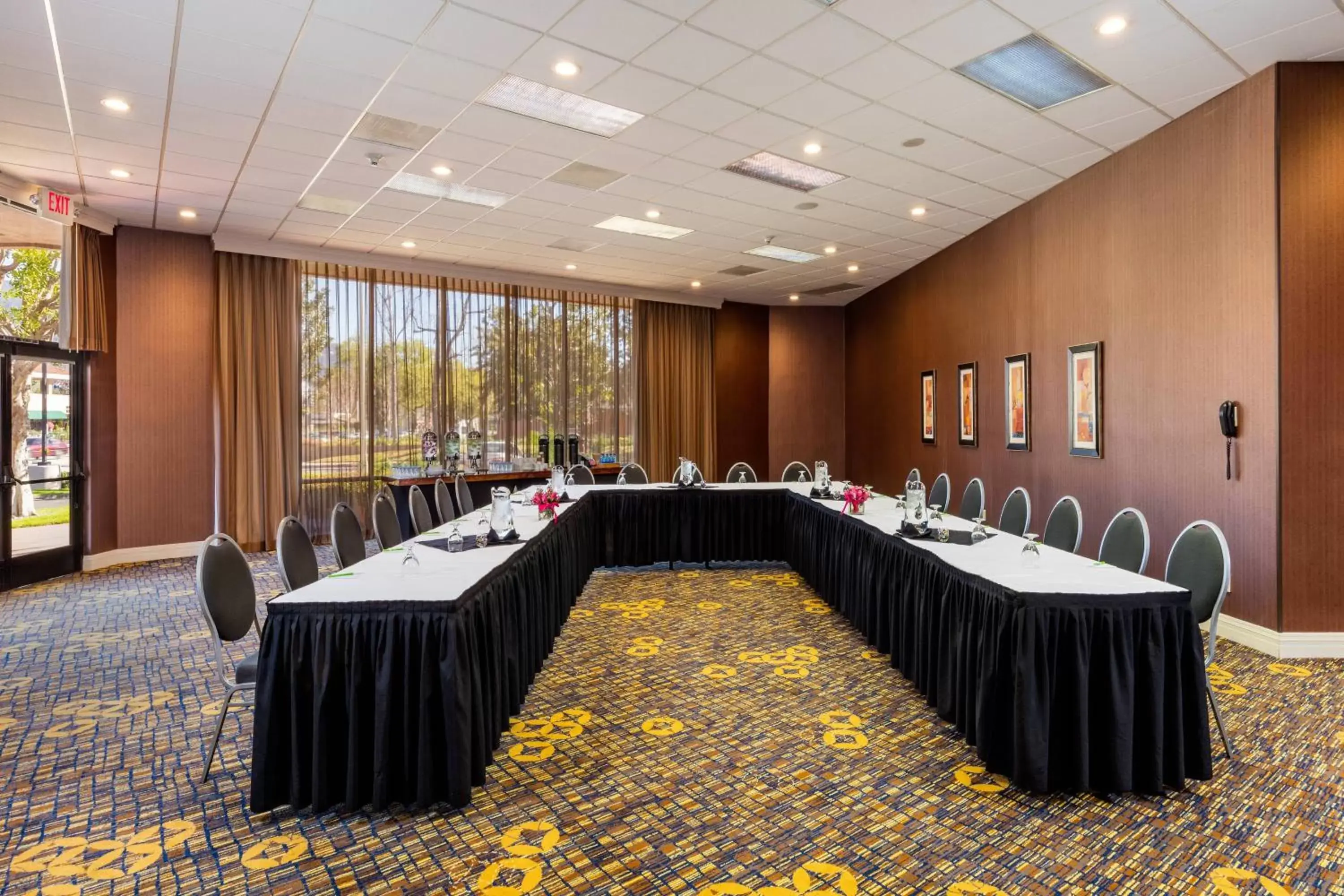 Meeting/conference room in Courtyard by Marriott Los Angeles Pasadena/Monrovia