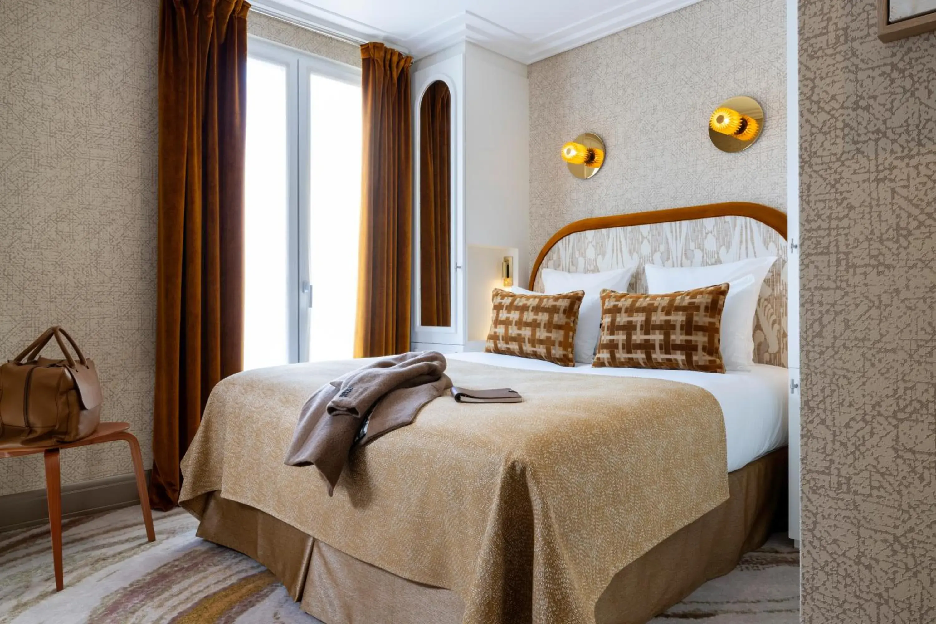 Bedroom, Bed in Hotel des Carmes by Malone