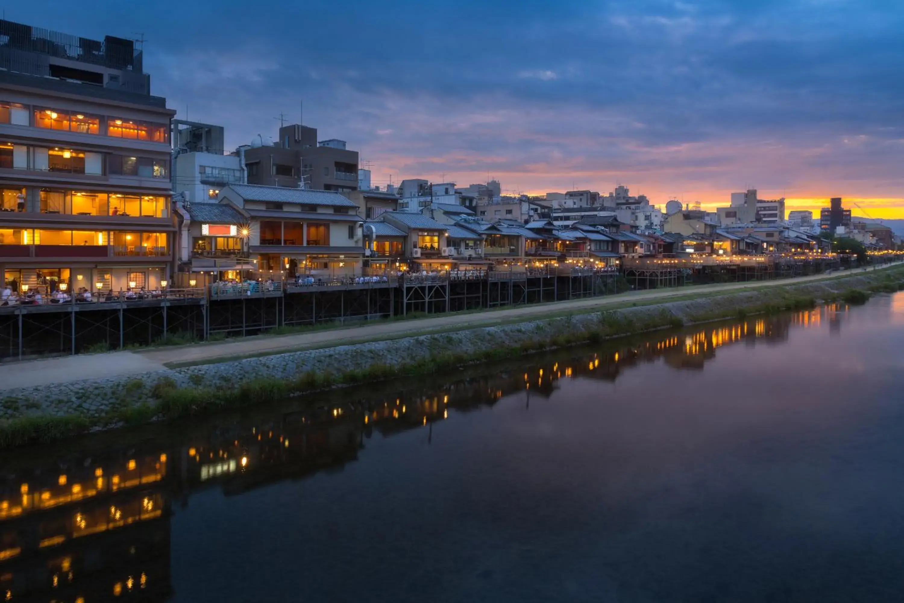 Nearby landmark in GOZAN HOTEL & SERVICED APARTMENT Higashiyama Sanjo Nearby landmark in GOZAN HOTEL & SERVICED APARTMENT Higashiyama Sanjo