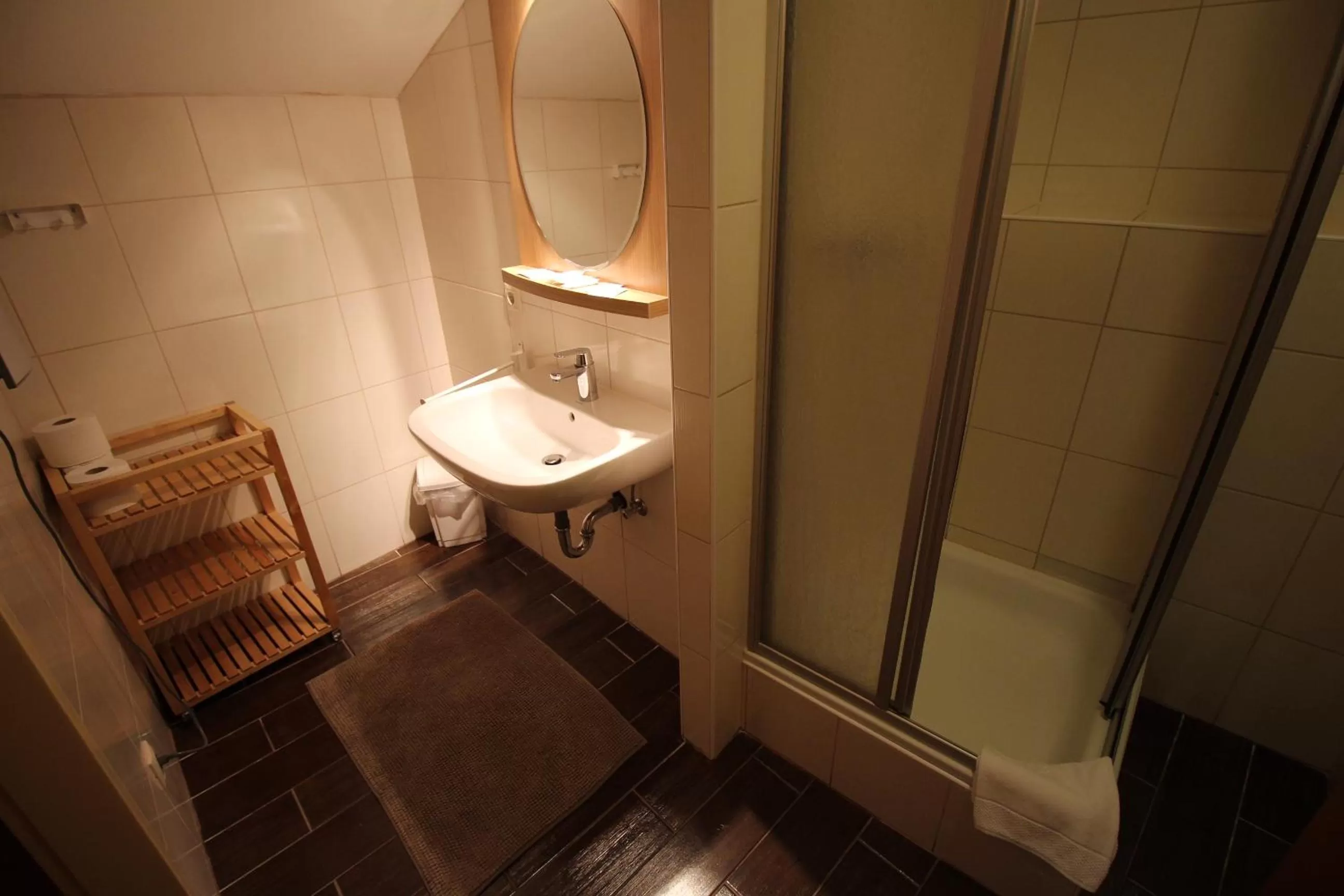 Quadruple Room with Private Bathroom in Jasmin Privatzimmer