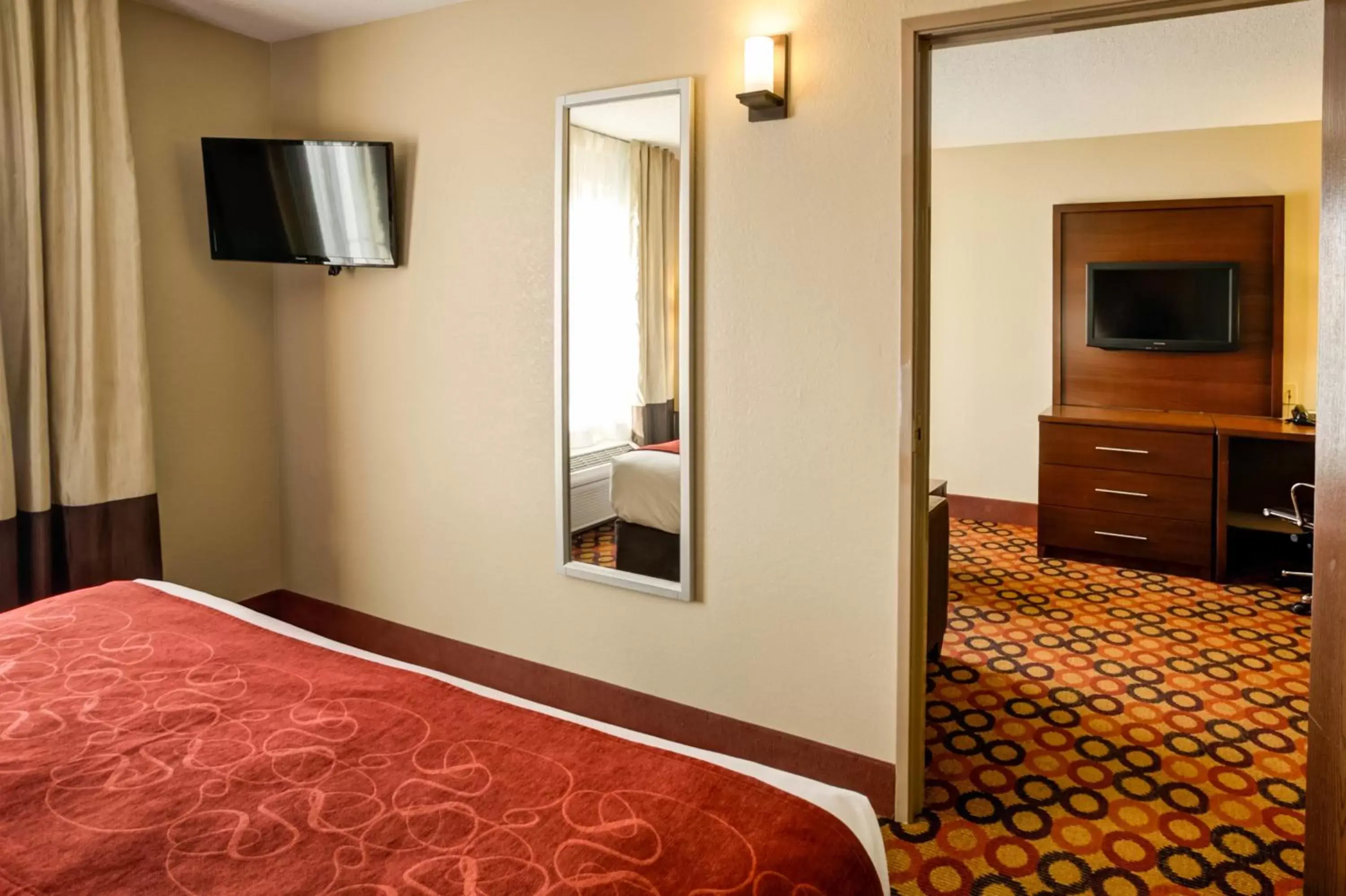 King Suite - Non-Smoking in Comfort Suites Airport Charlotte