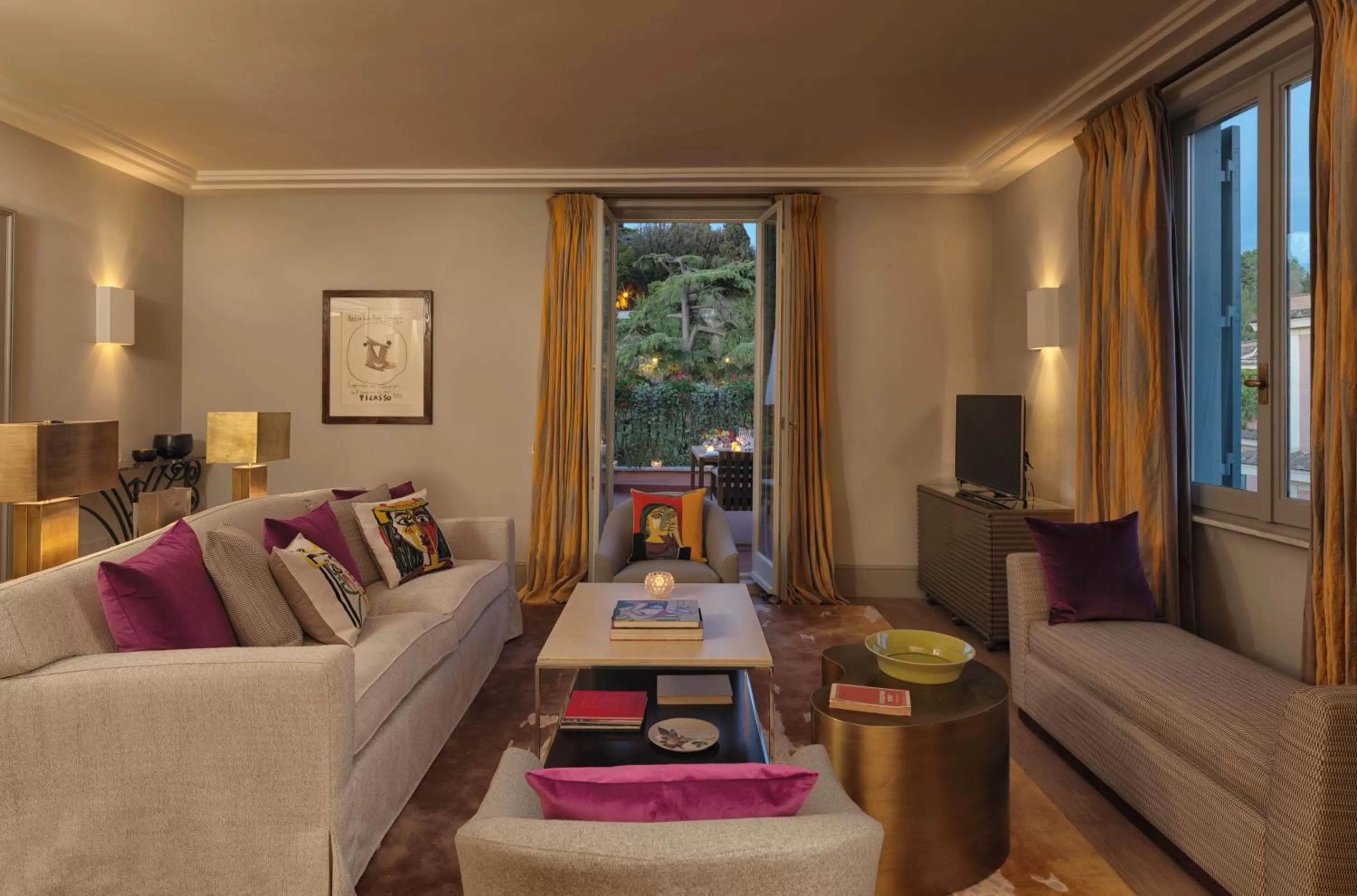 Living room in Rocco Forte Hotel De Russie