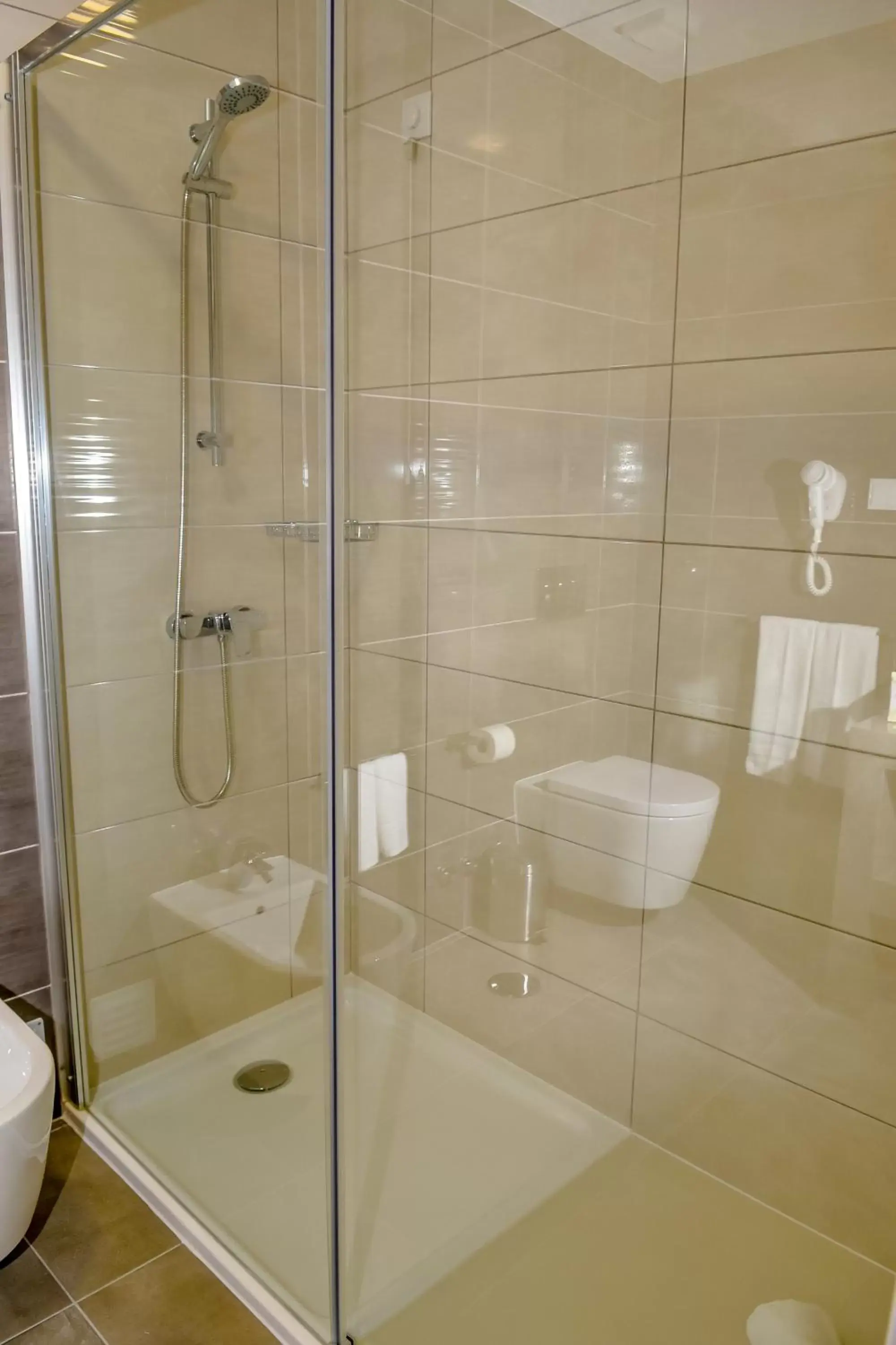 Shower, Bathroom in Villamar Style Maison