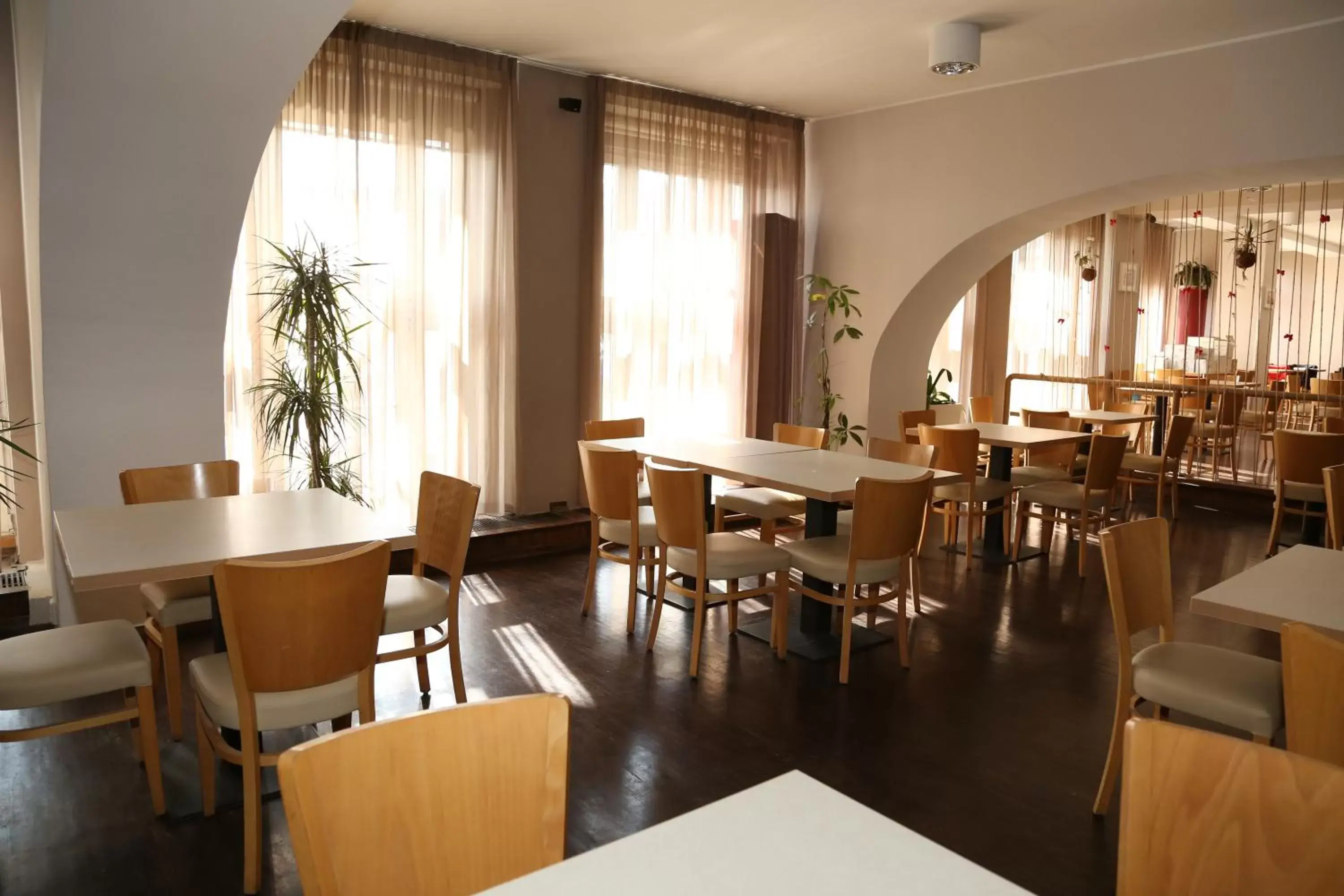 Restaurant/places to eat in Akcent hotel Restaurant/places to eat in Akcent hotel