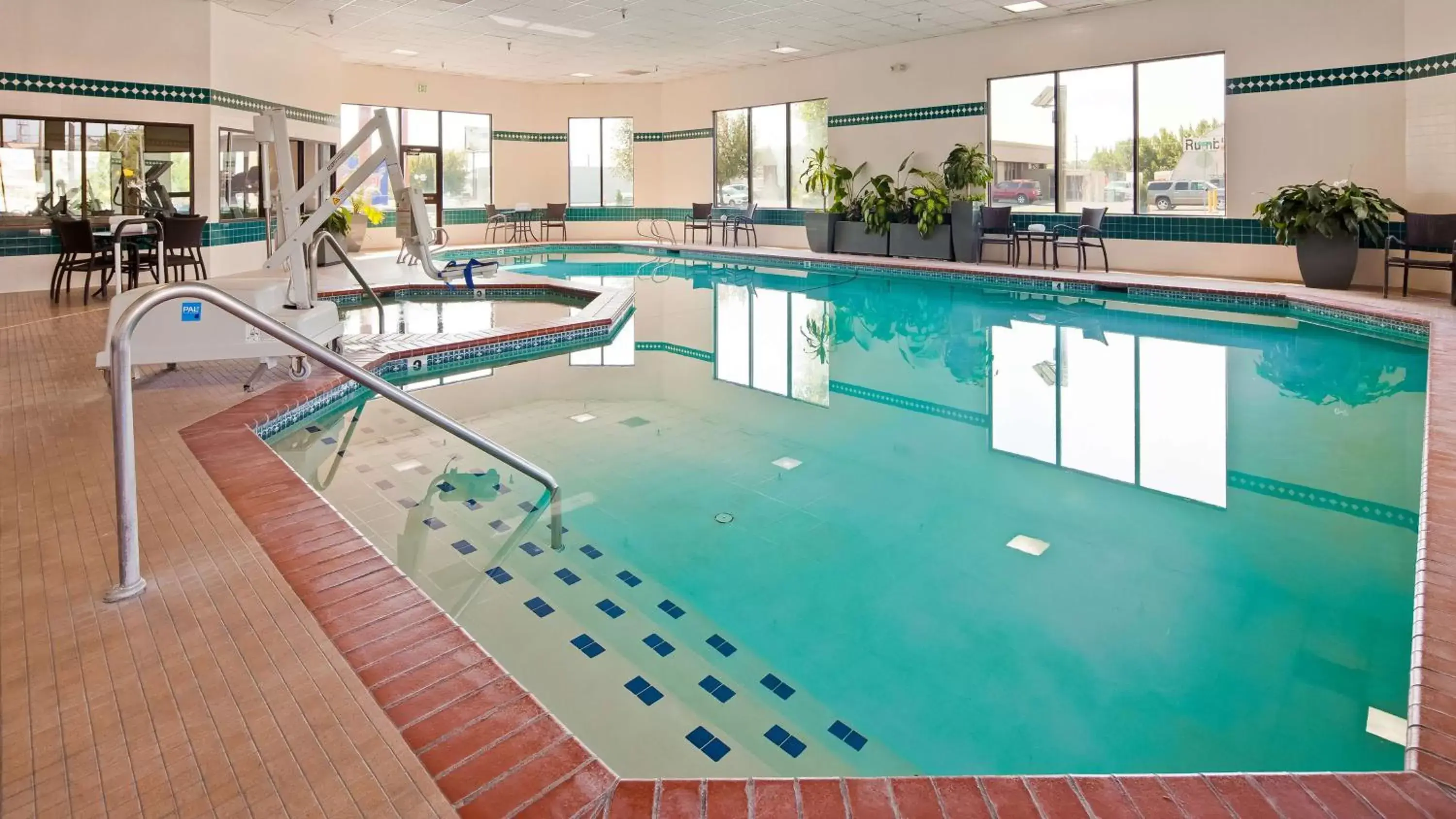 On site, Swimming Pool in Best Western Plus CottonTree Inn