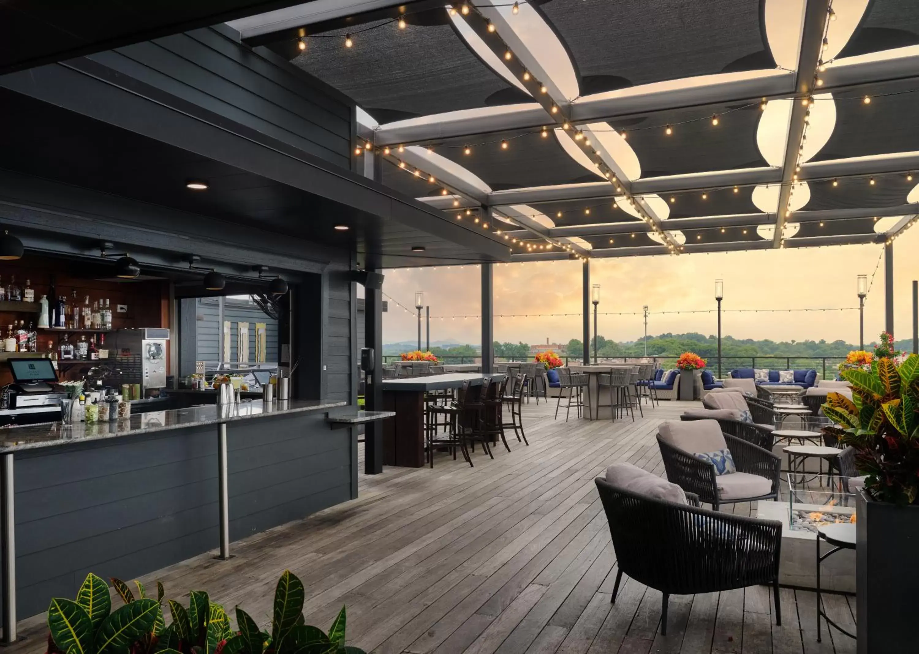 Balcony/Terrace, Lounge/Bar in Hyatt Place Knoxville/Downtown