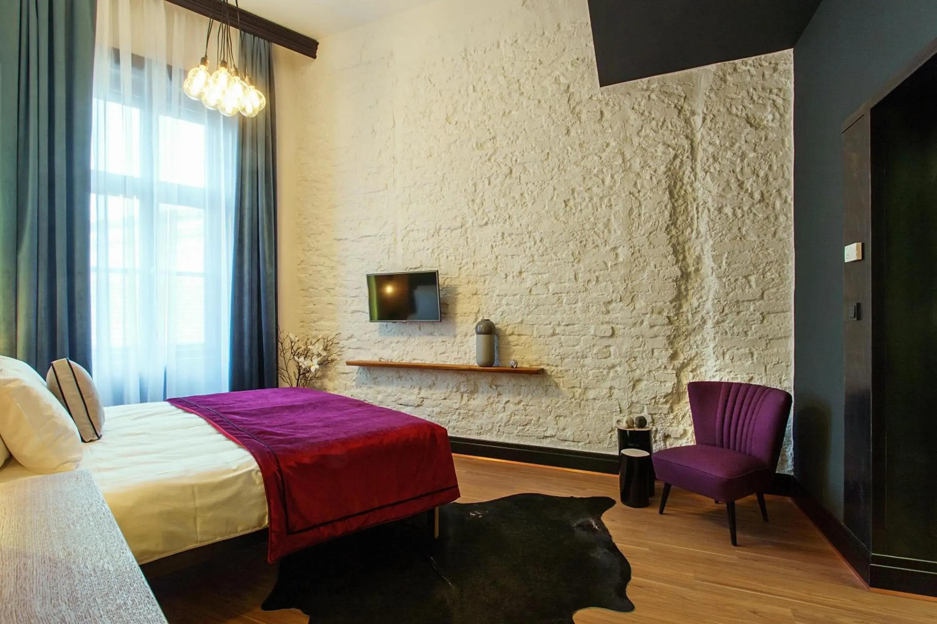 Large King Room - single occupancy in Hotel Rum Budapest