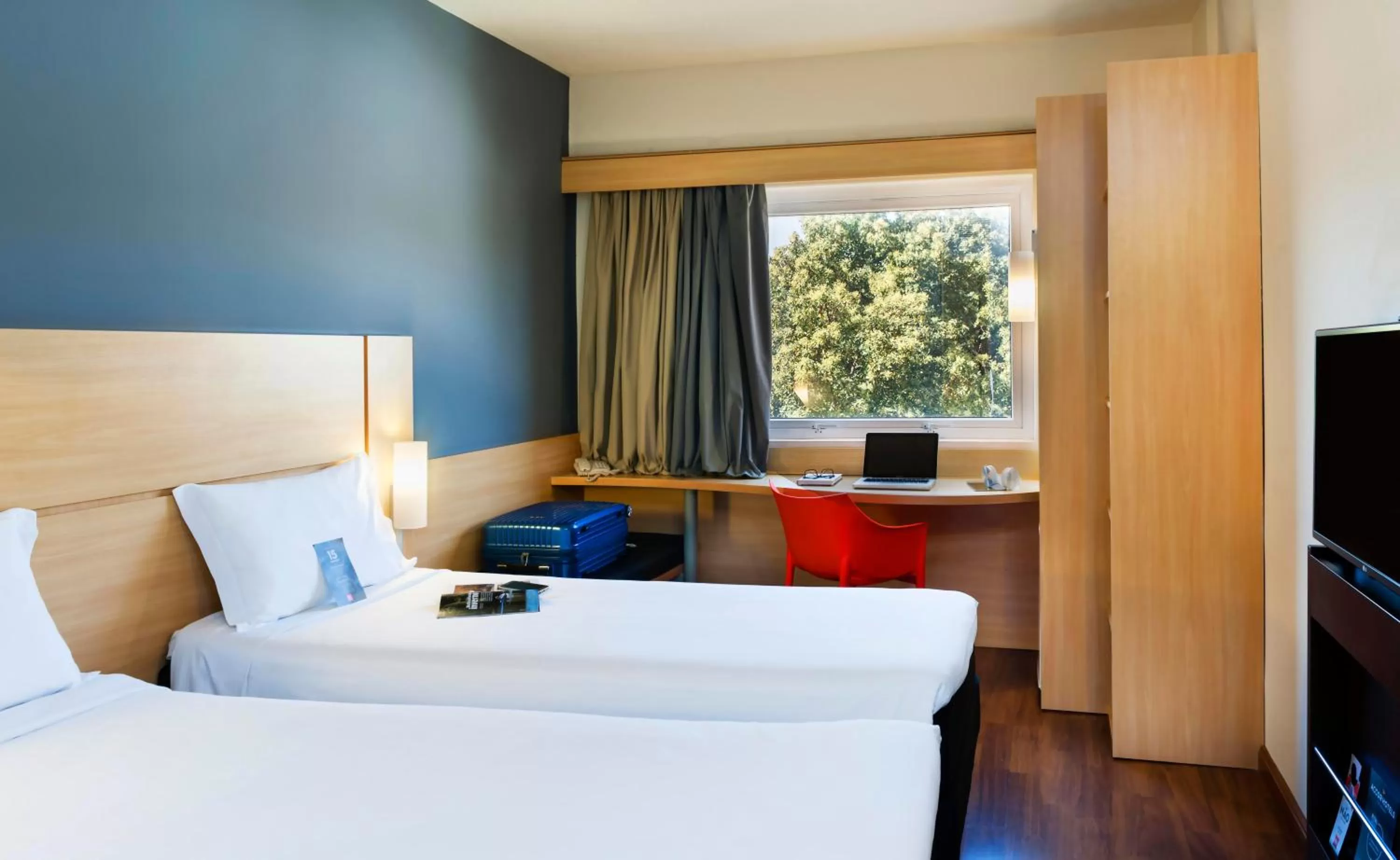 Photo of the whole room, Bed in ibis Paulinia