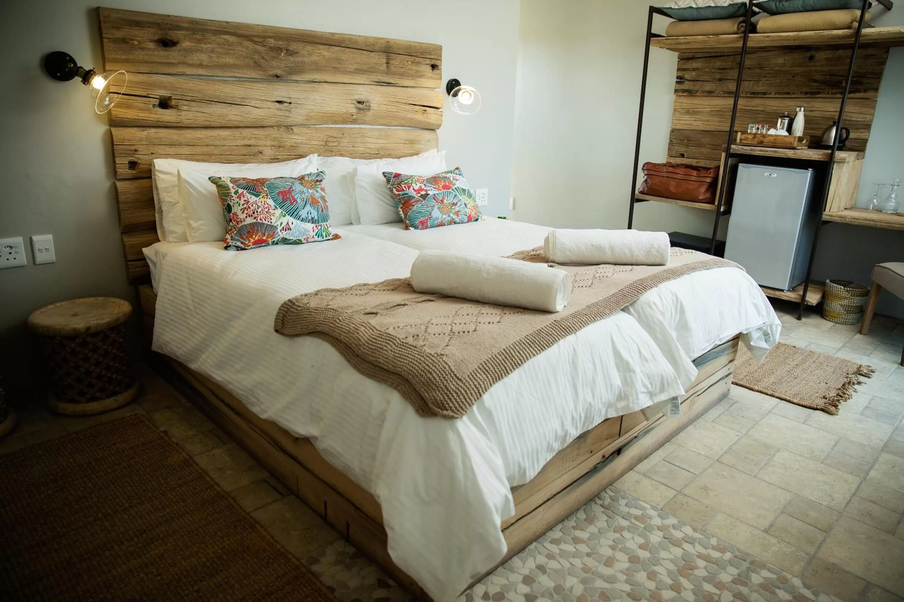 Photo of the whole room, Bed in Driftwood Guesthouse