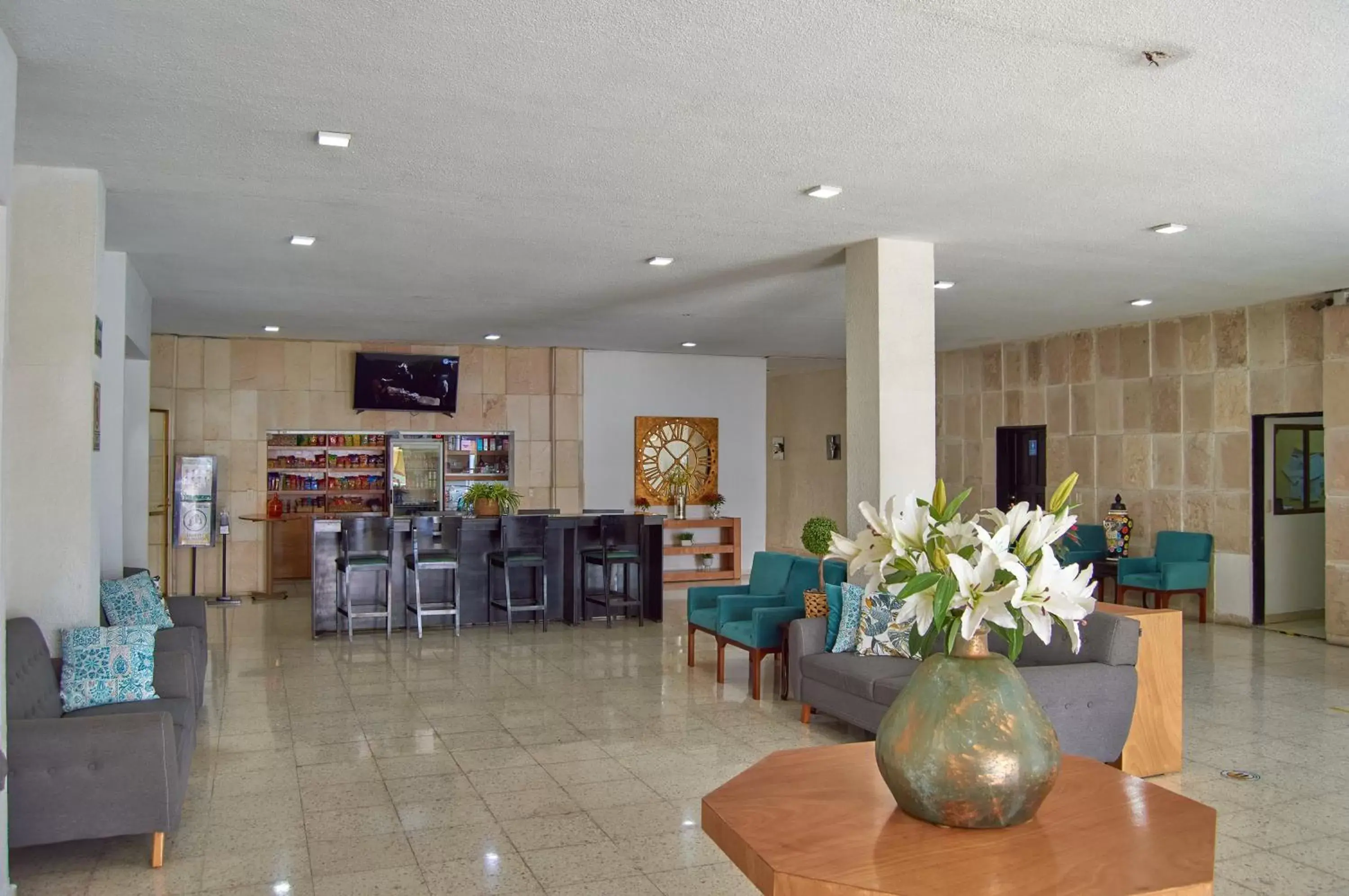 Lobby or reception, Restaurant/Places to Eat in Hotel del Alba Inn & Suites