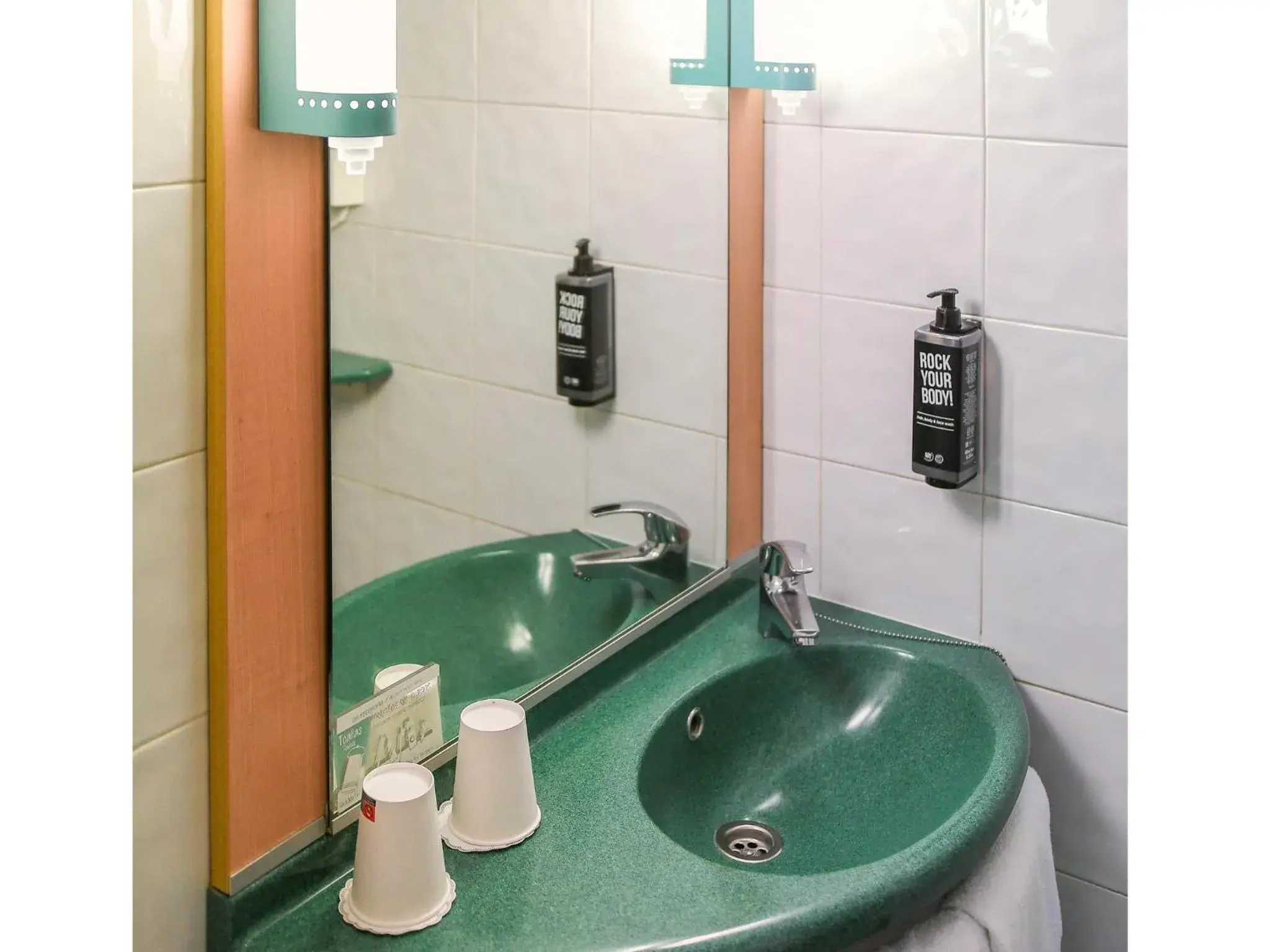 Bathroom in Ibis Madrid Alcorcon Tresaguas