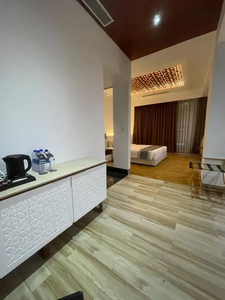 Bedroom, Bed in Empyrean Dhaka City Centre