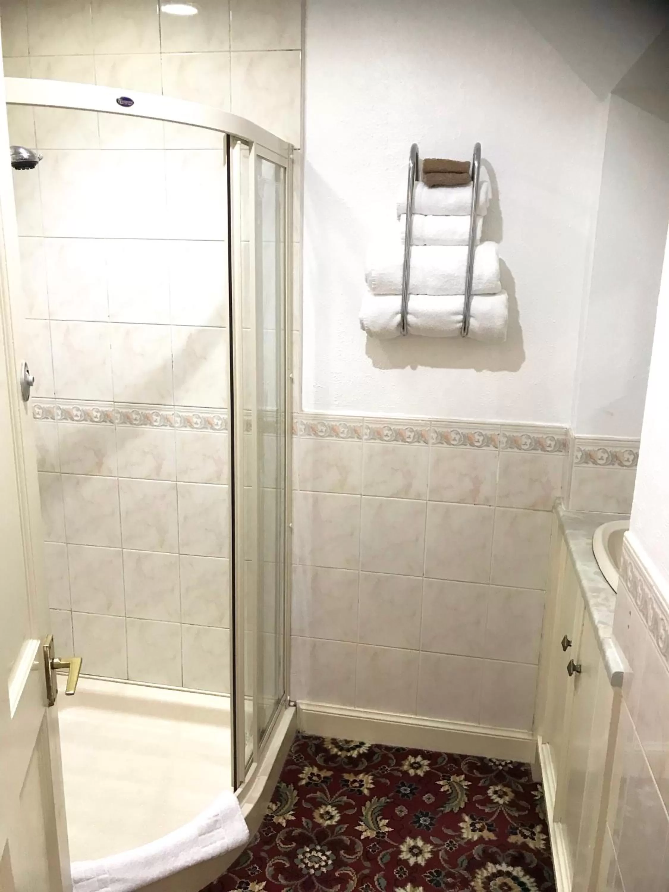 Bathroom in Ferintosh Guest House