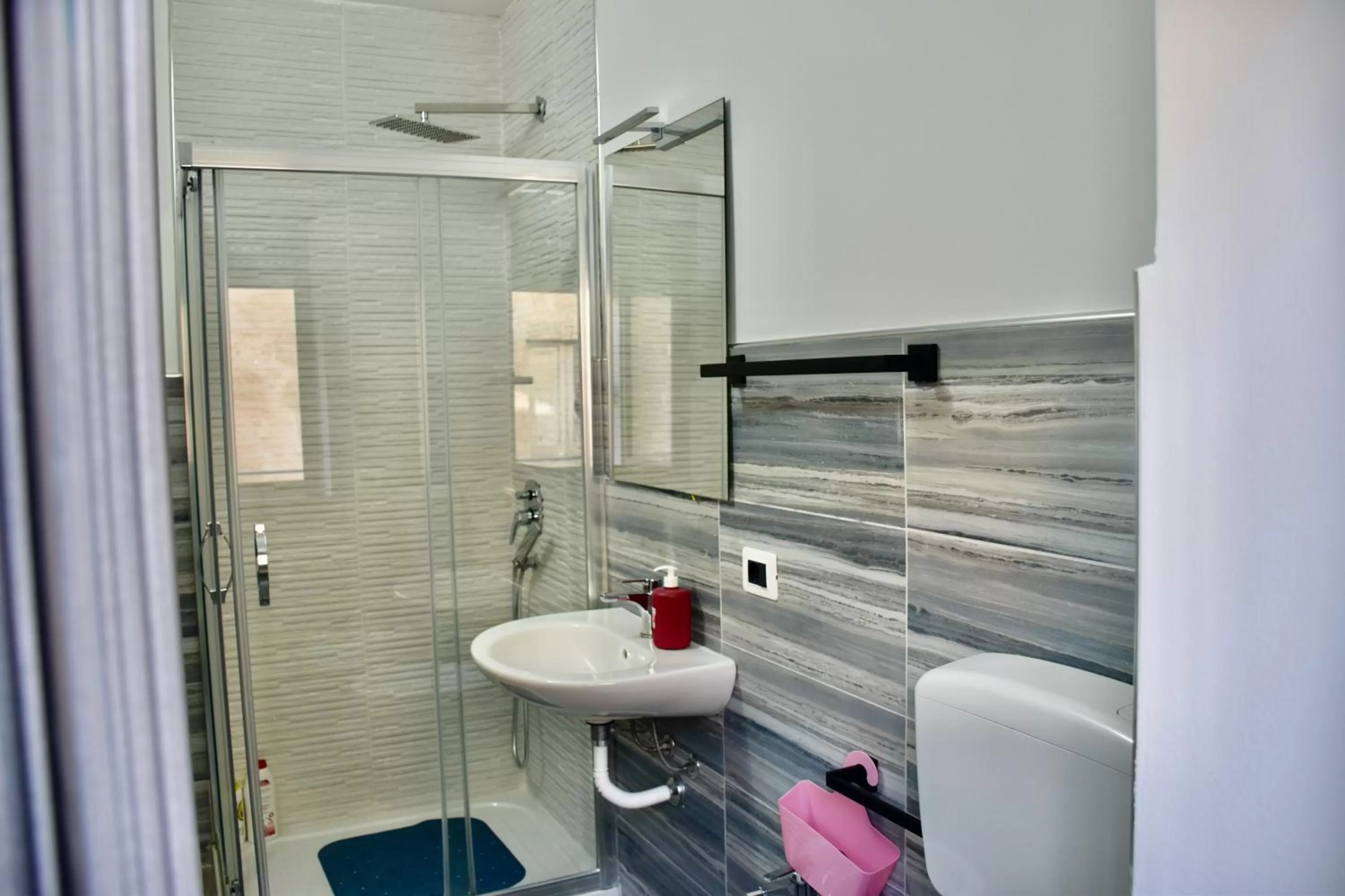 Shower in B&B Aurora