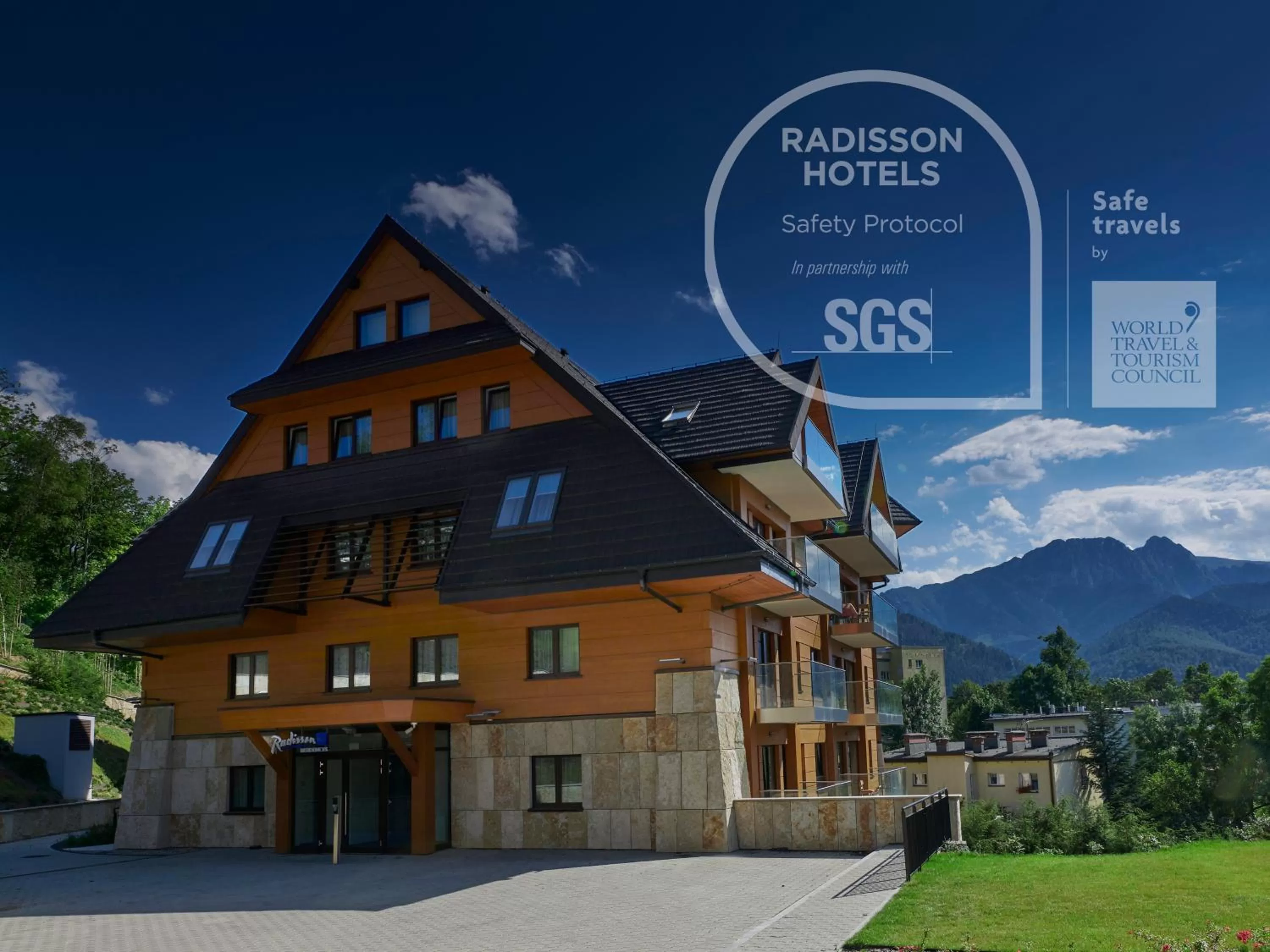 Facade/entrance in Radisson Blu Hotel & Residences