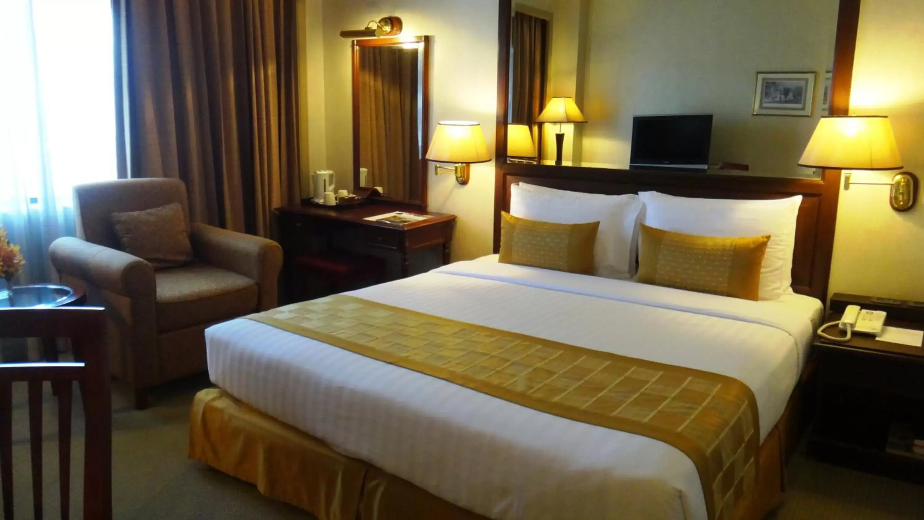 Bedroom, Bed in Arnoma Hotel Bangkok - SHA Plus