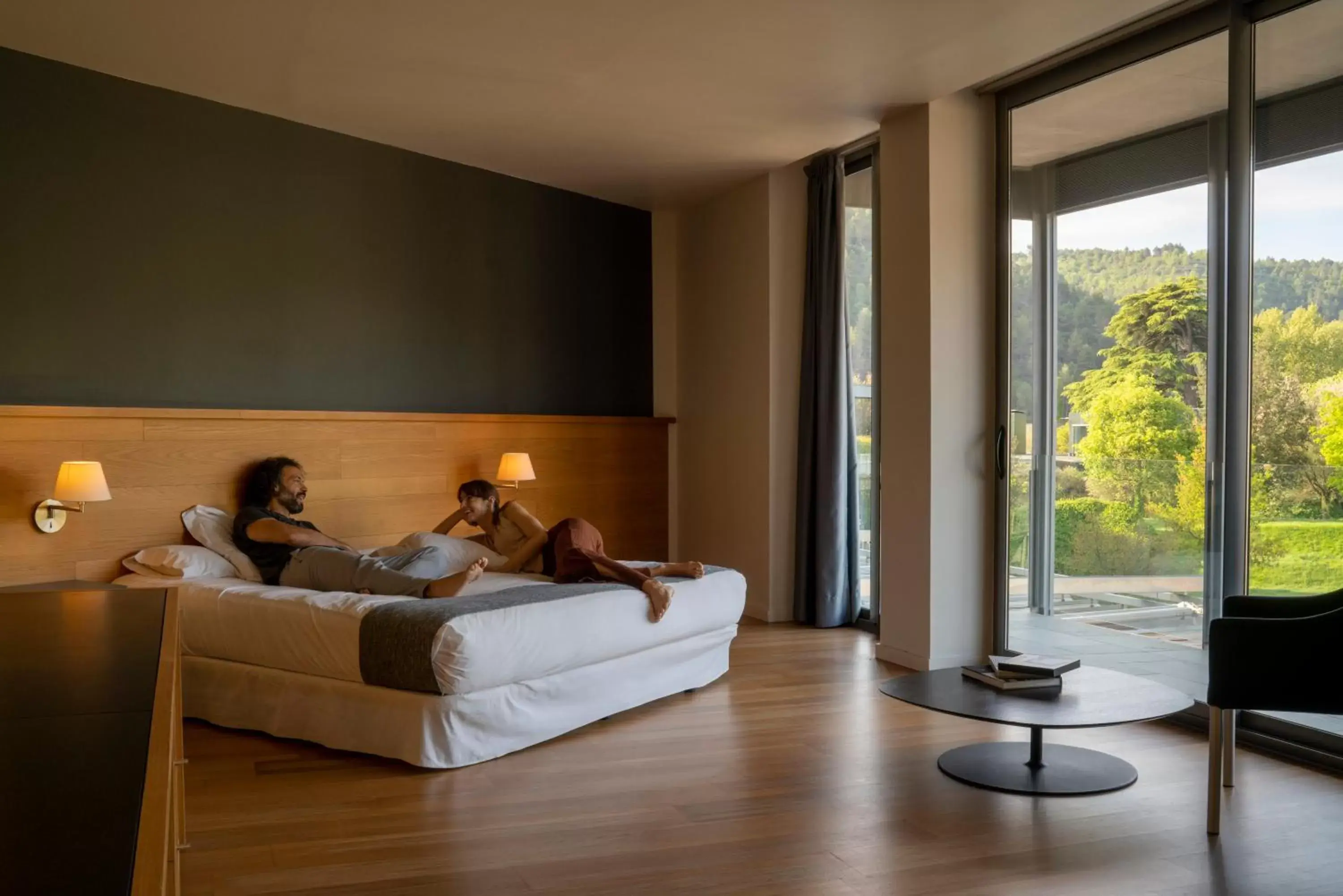 Bedroom in Hotel Món Sant Benet