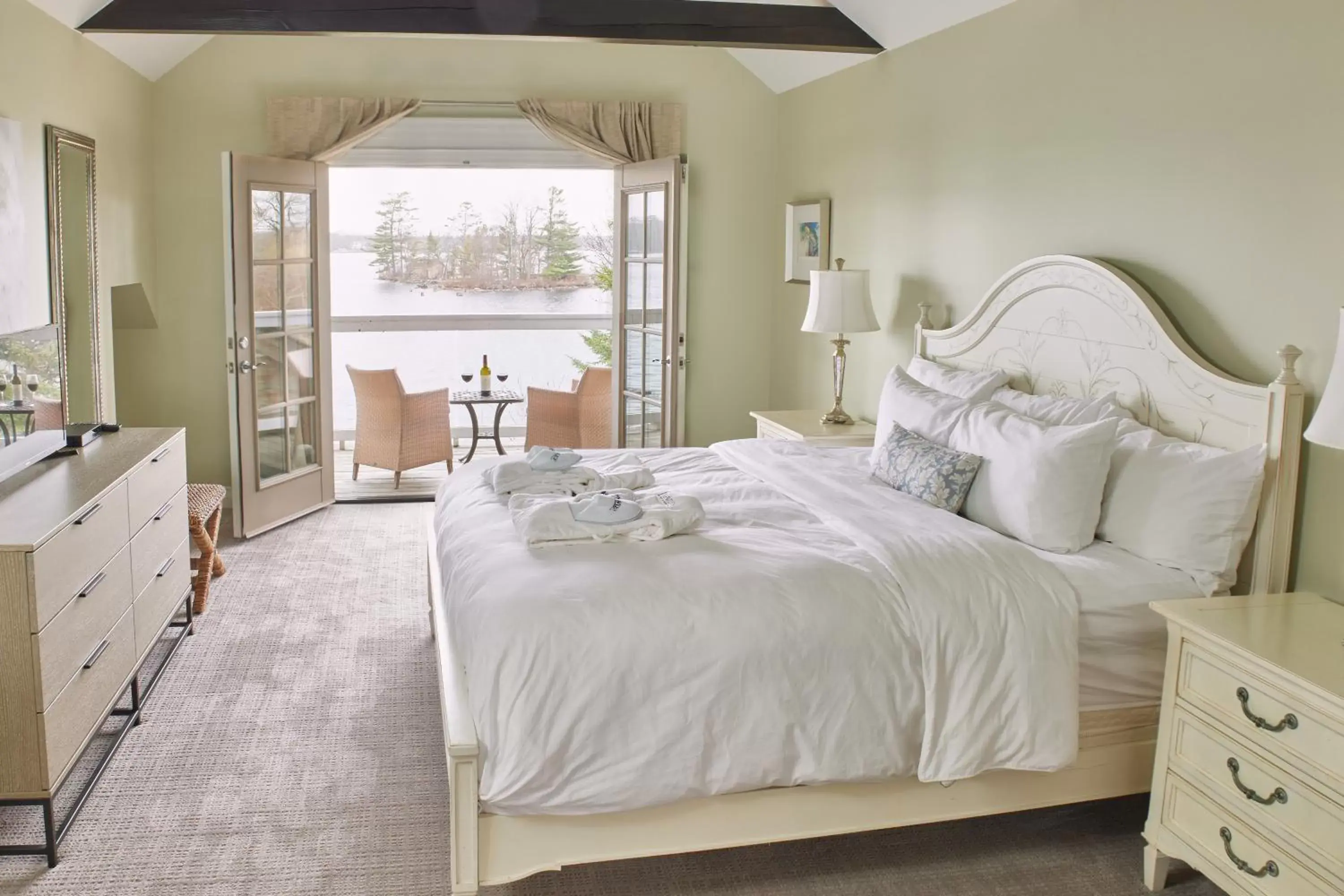 Bed in Rawley Resort, Spa & Marina
