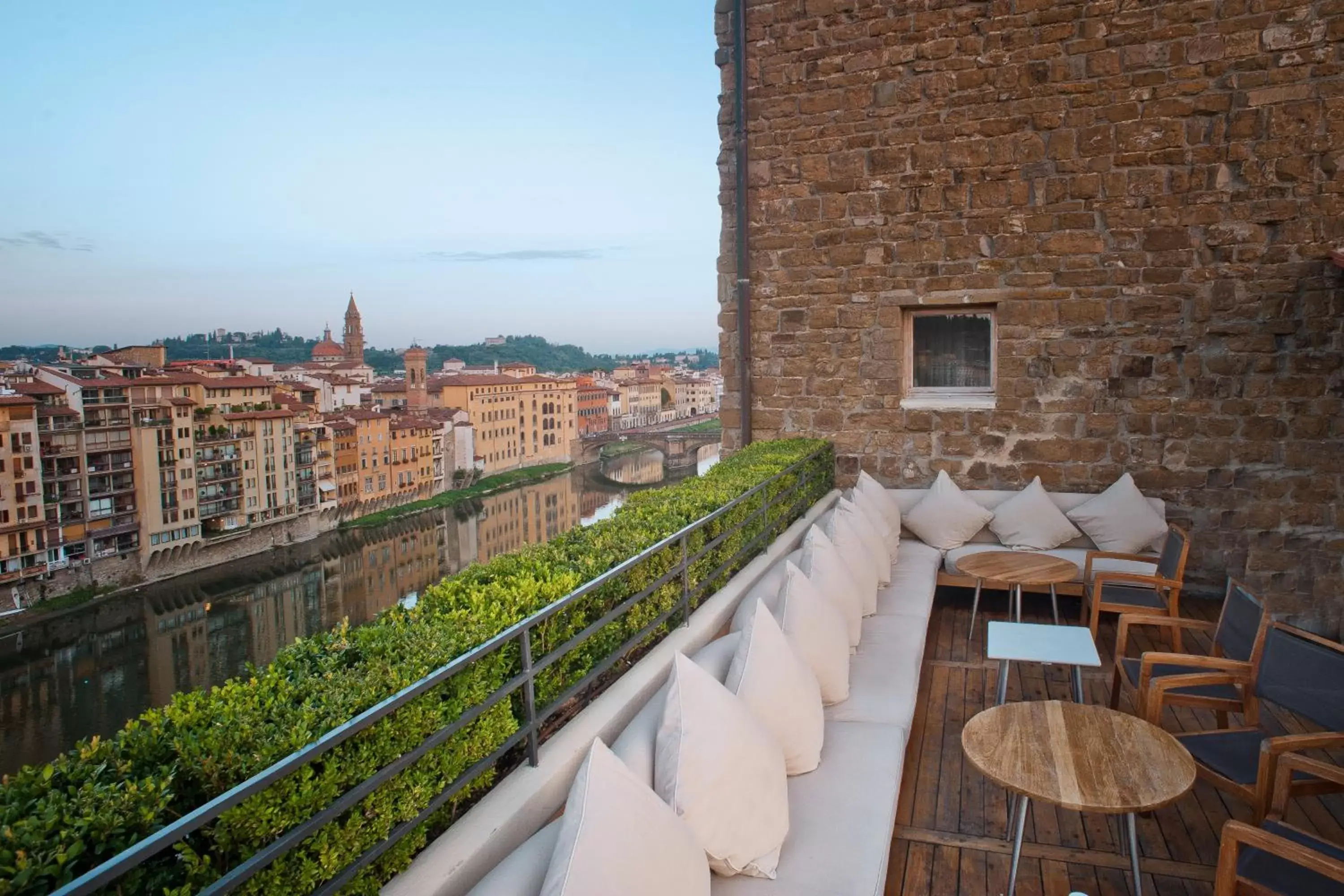 Balcony/Terrace in Hotel Continentale - Lungarno Collection