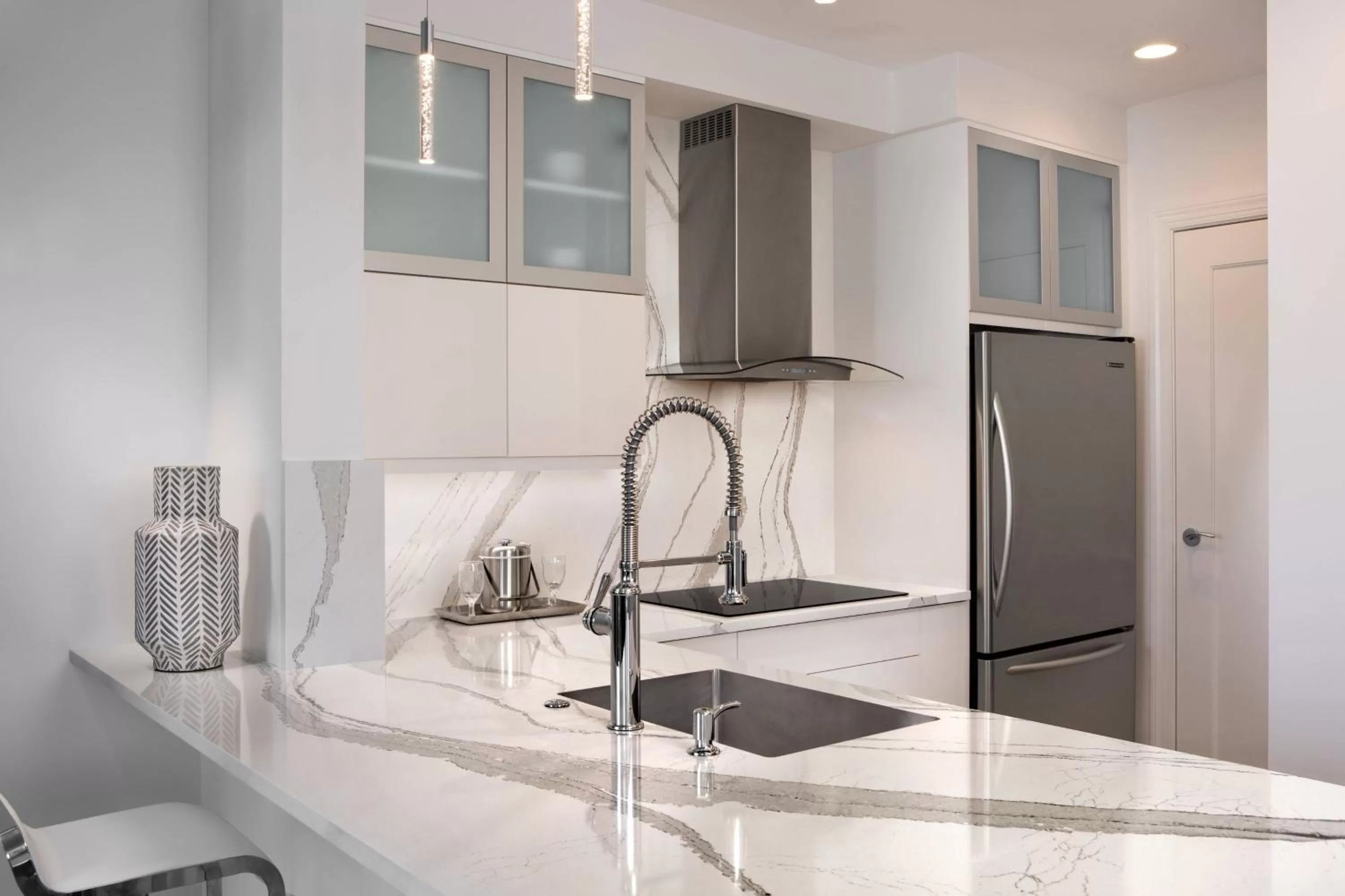 Kitchen or kitchenette in Palm Beach Marriott Singer Island Beach Resort & Spa