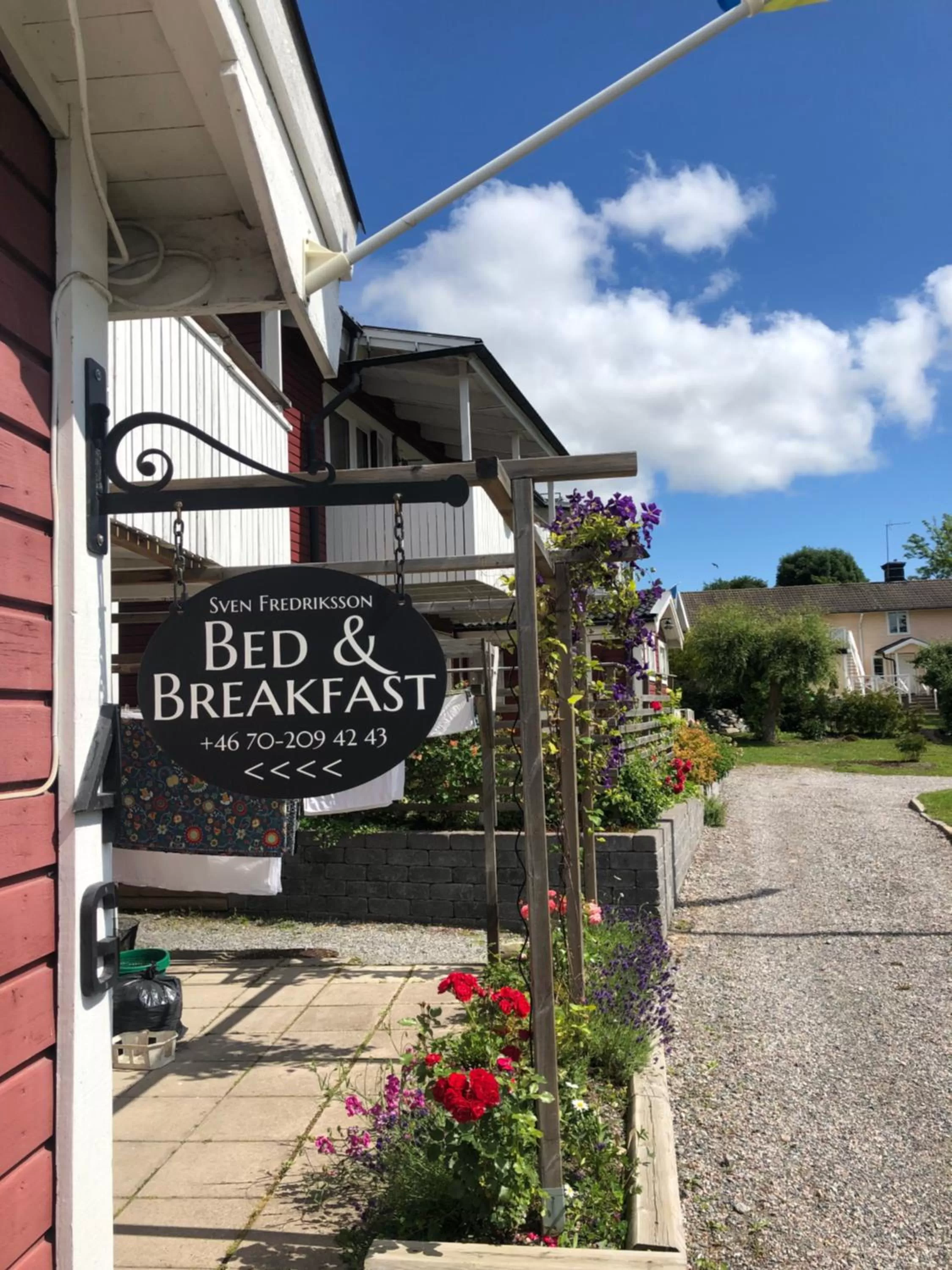 Property building in Sven Fredriksson Bed & Breakfast
