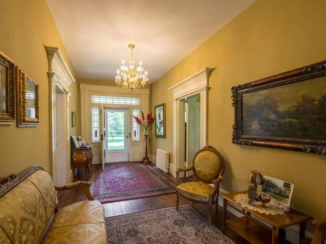 Lobby or reception, Seating Area in The Neighbour House B&B