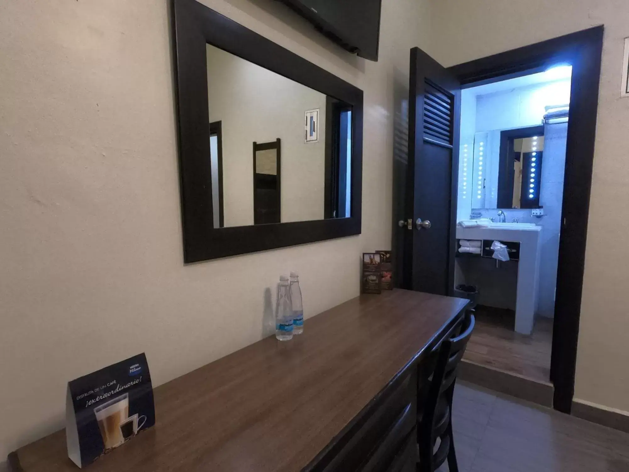 Dining Area in Hotel San Diego