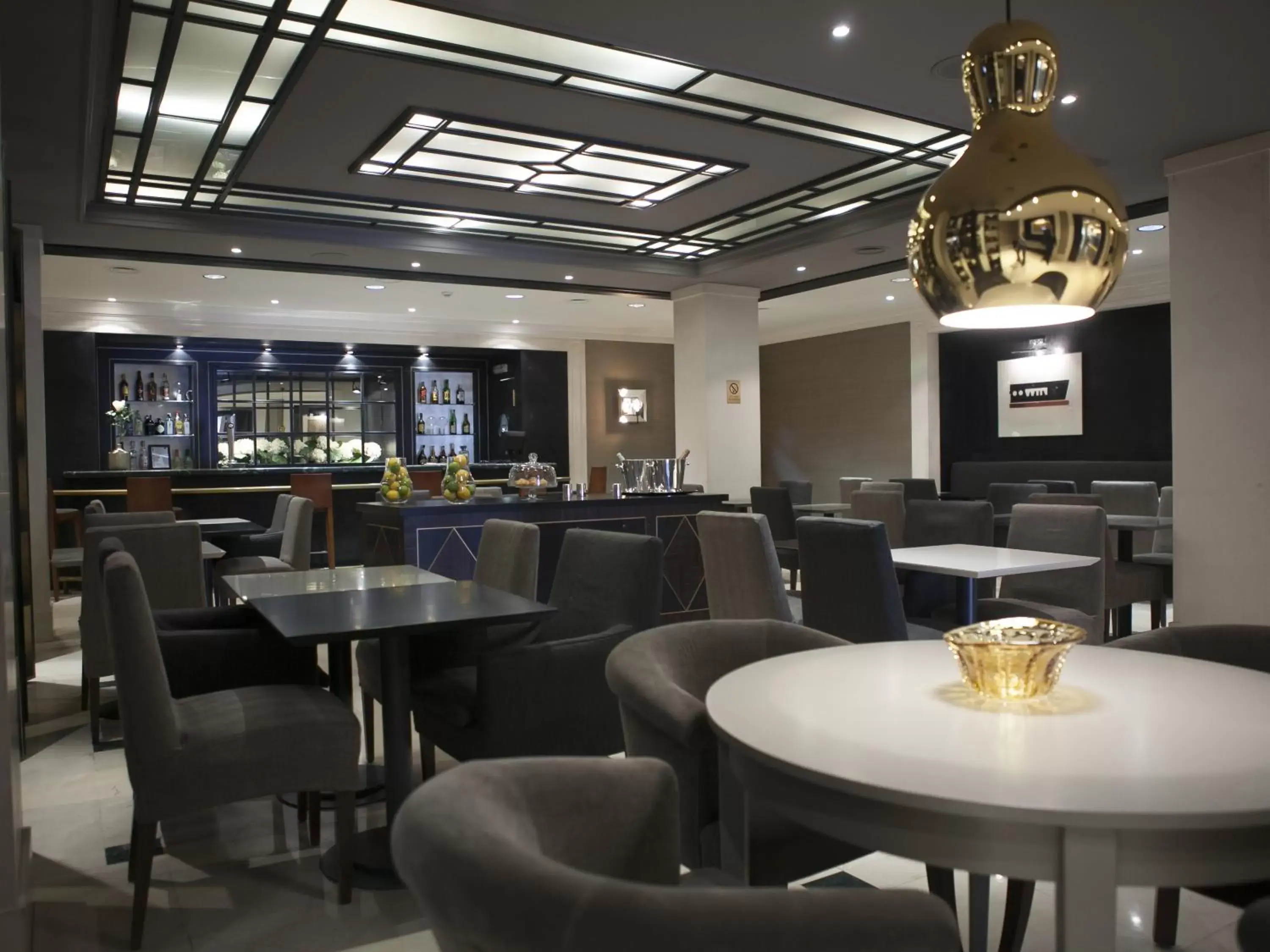 Lounge or bar, Restaurant/Places to Eat in Hotel Balmoral