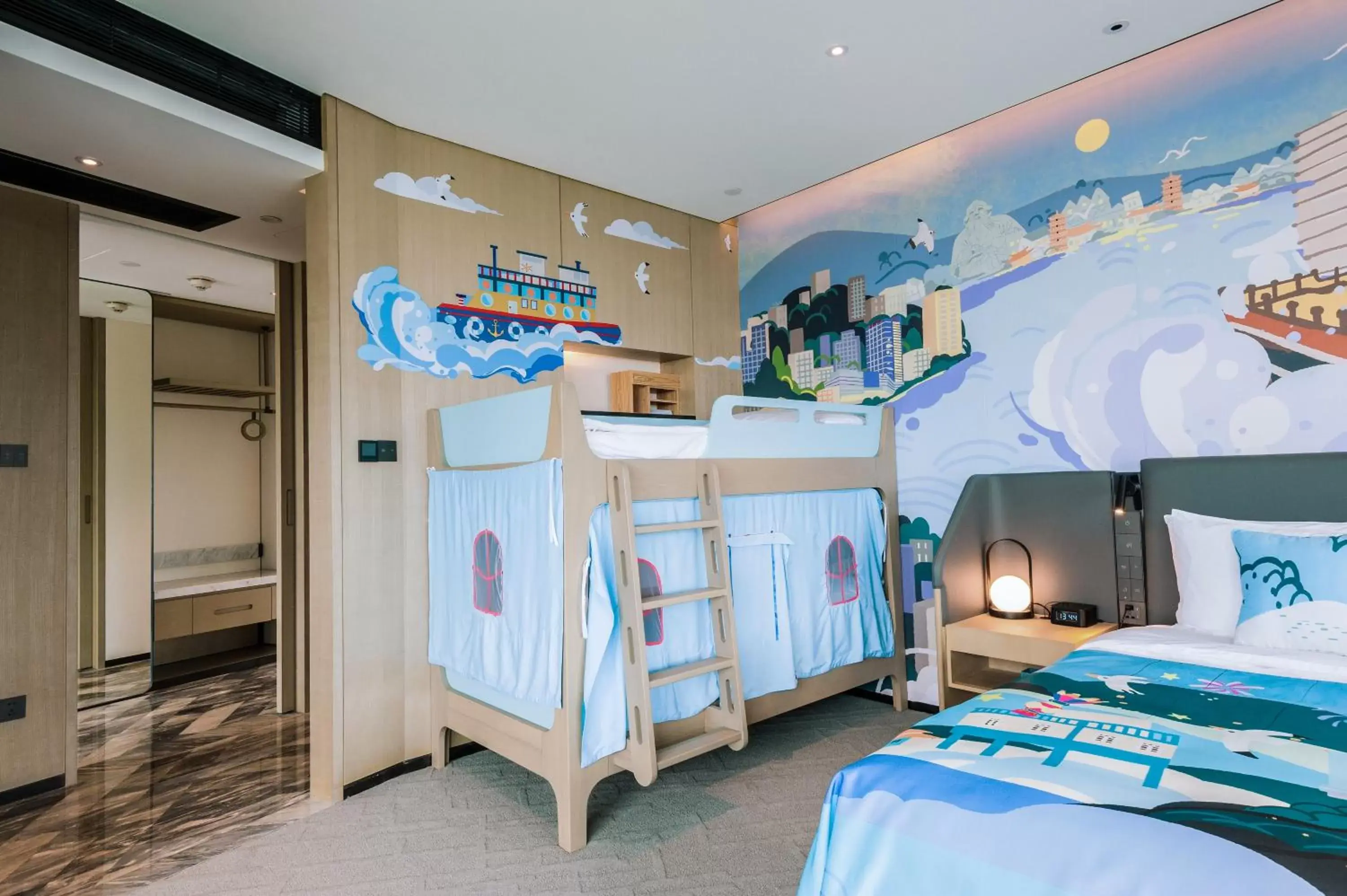 Decorative detail, Bed in Crowne Plaza Quanzhou Riverview by IHG Decorative detail, Bed in Crowne Plaza Quanzhou Riverview by IHG