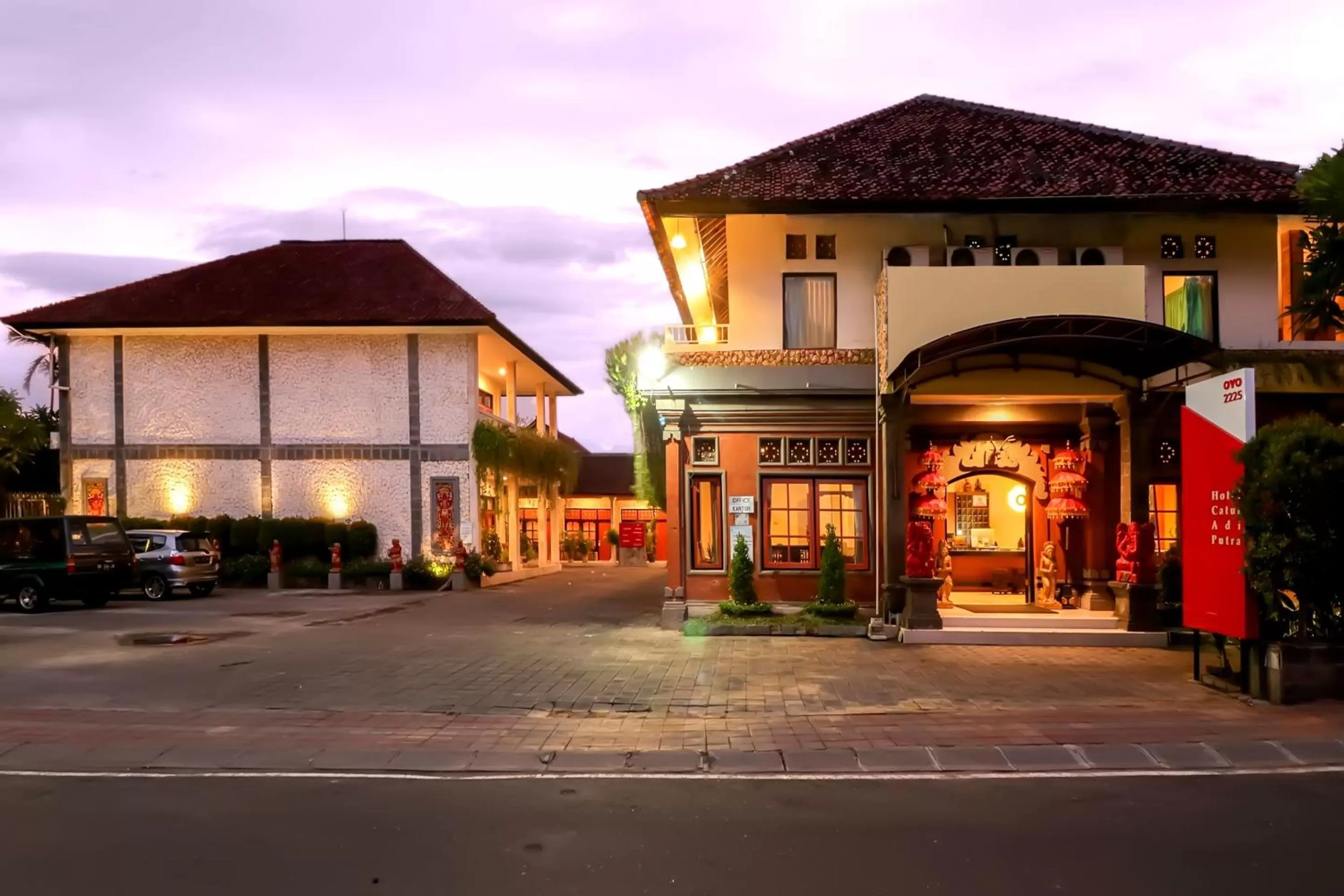 Facade/entrance in Catur Adi Putra