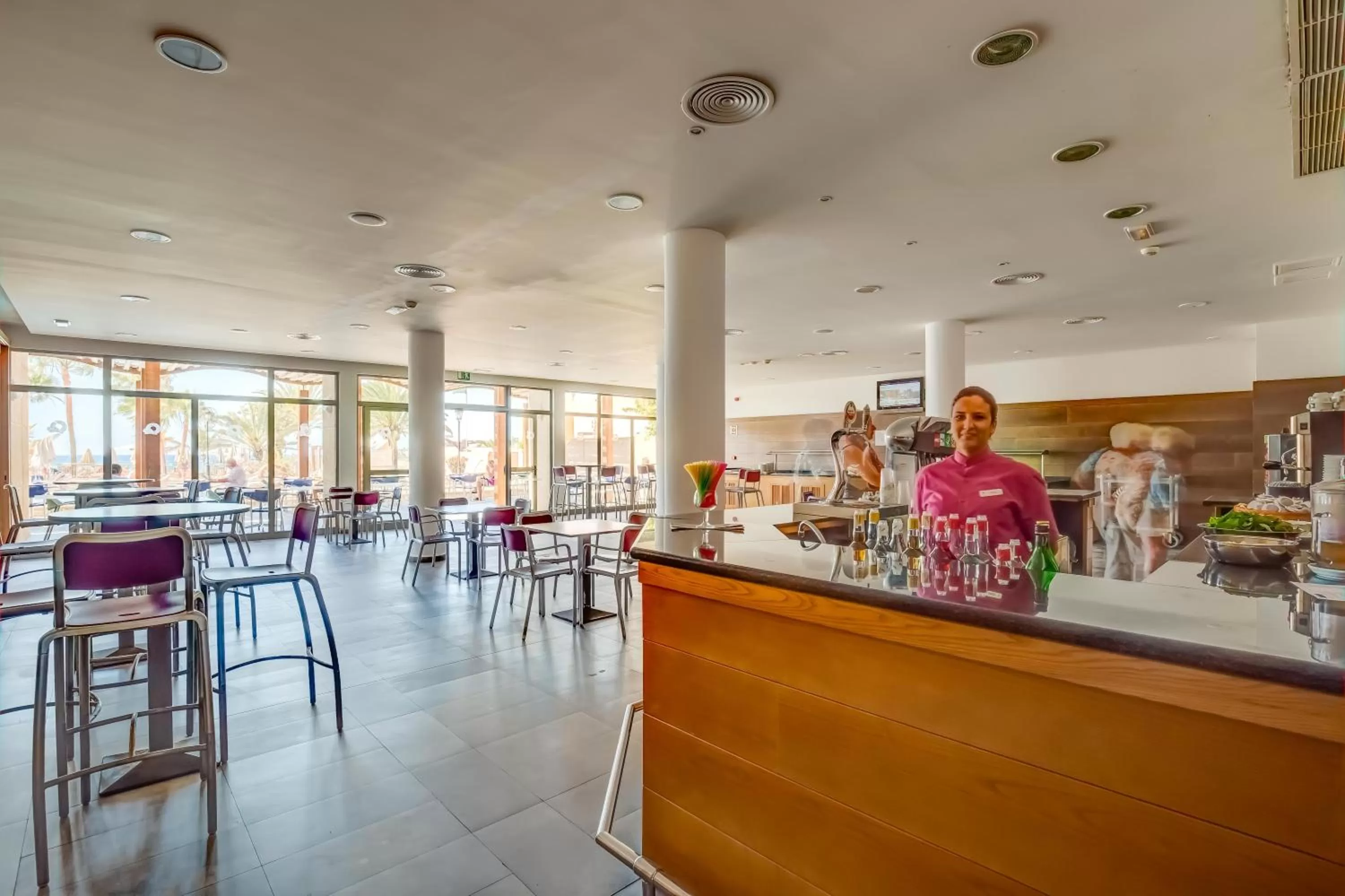 Lounge or bar in SBH Taro Beach Hotel