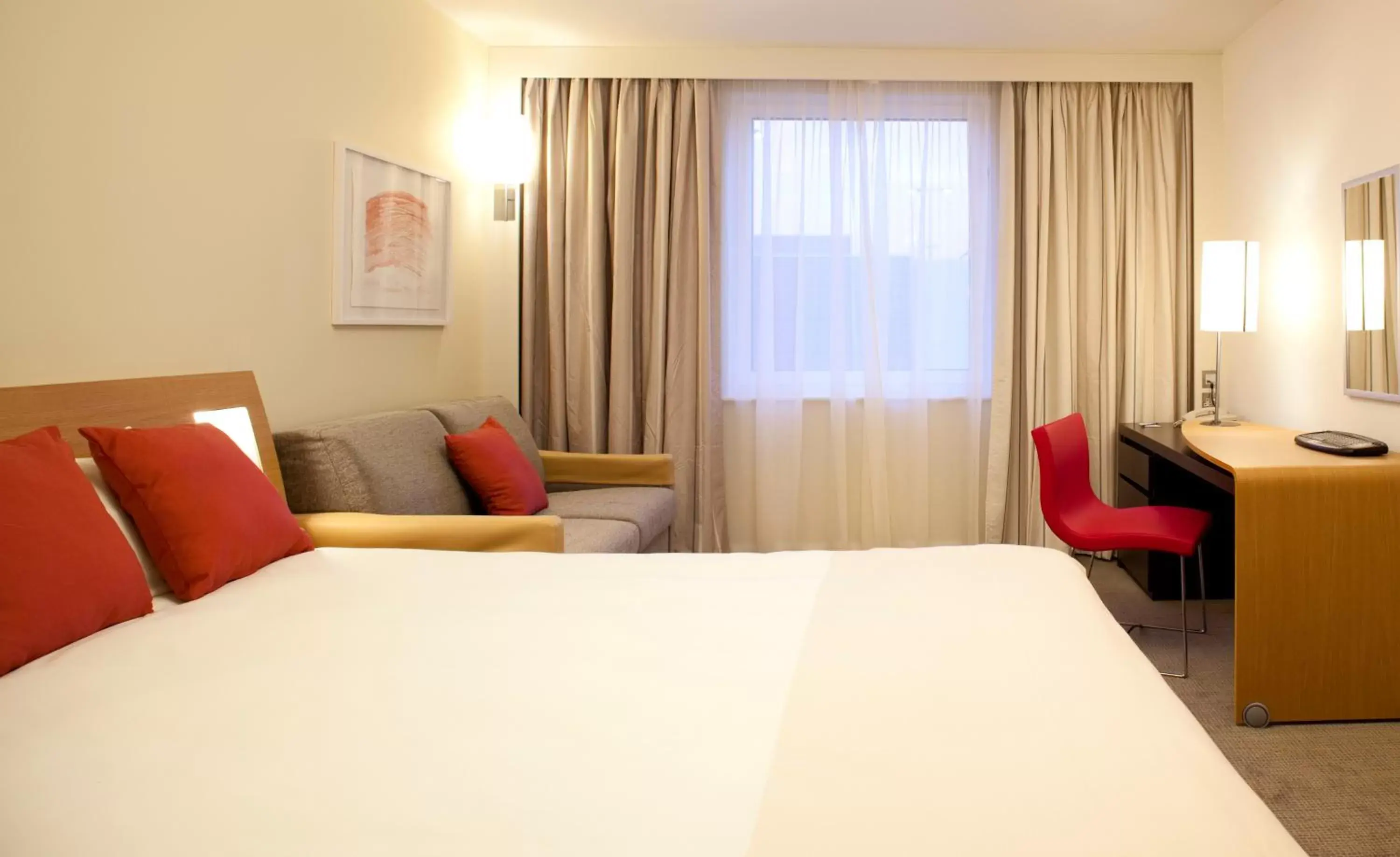 Superior Queen Room with Sofa Bed in Novotel Liverpool Centre