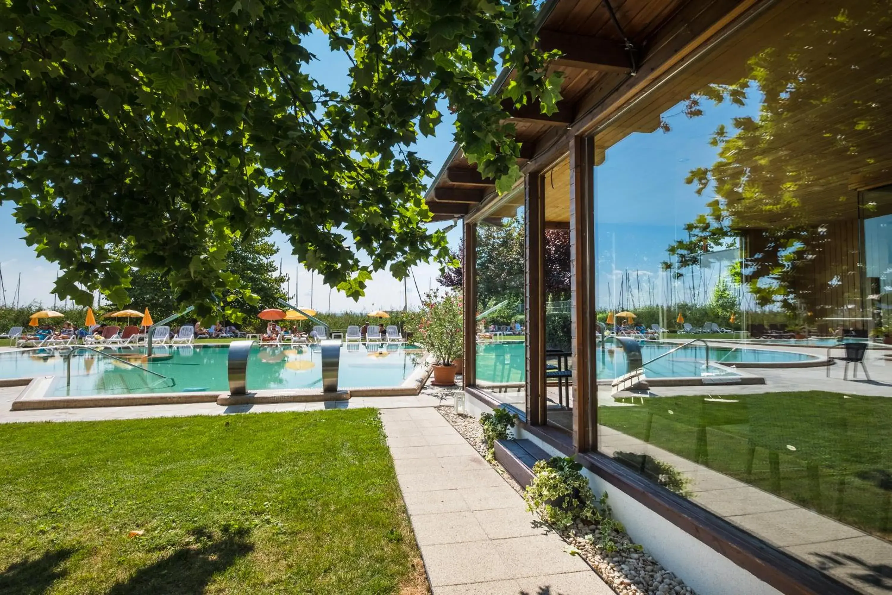 Swimming pool, Garden in Hotel Golden Lake Resort