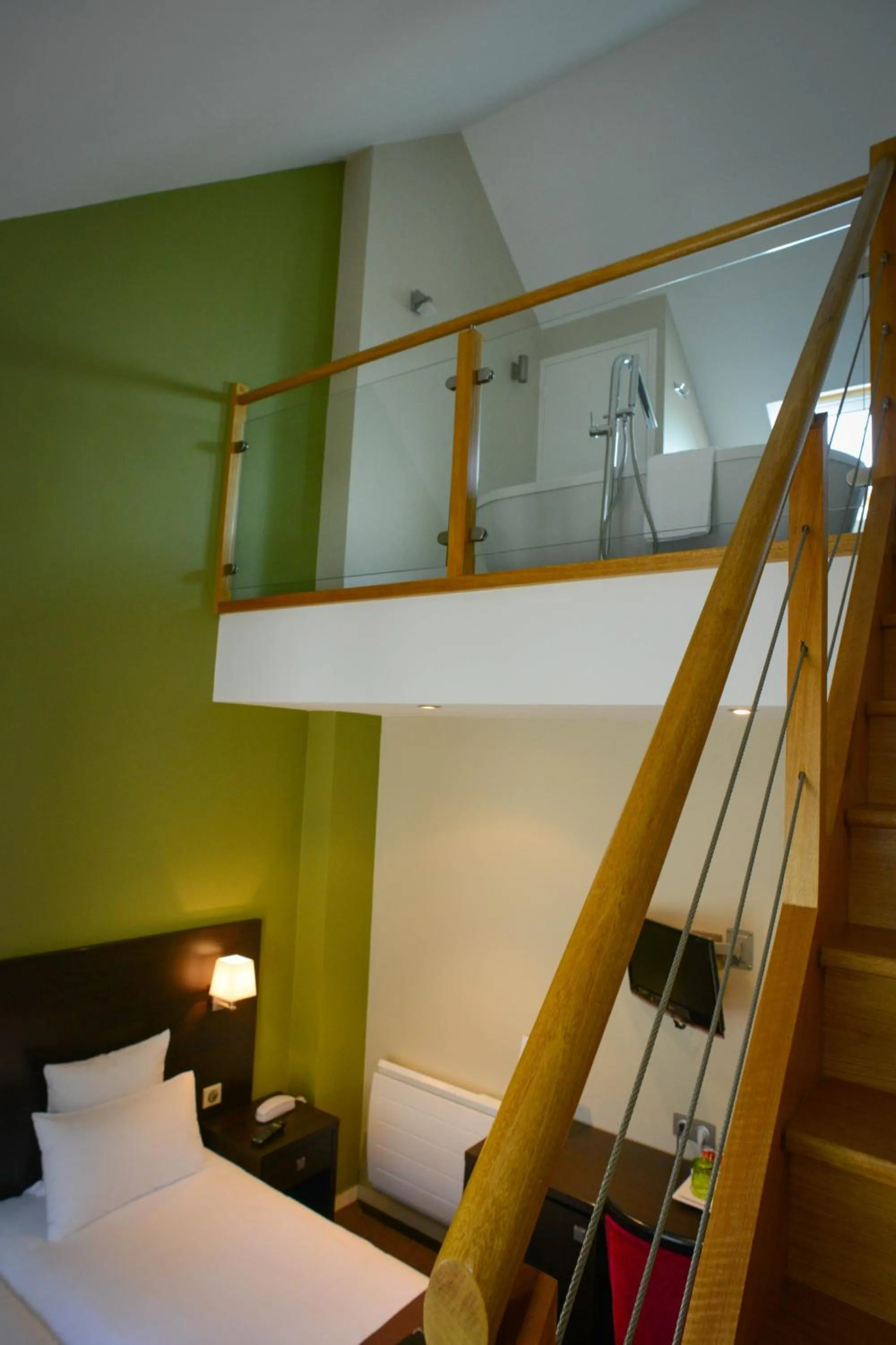 Photo of the whole room, Bed in Logis Hôtel Restaurant l'Auberge Normande