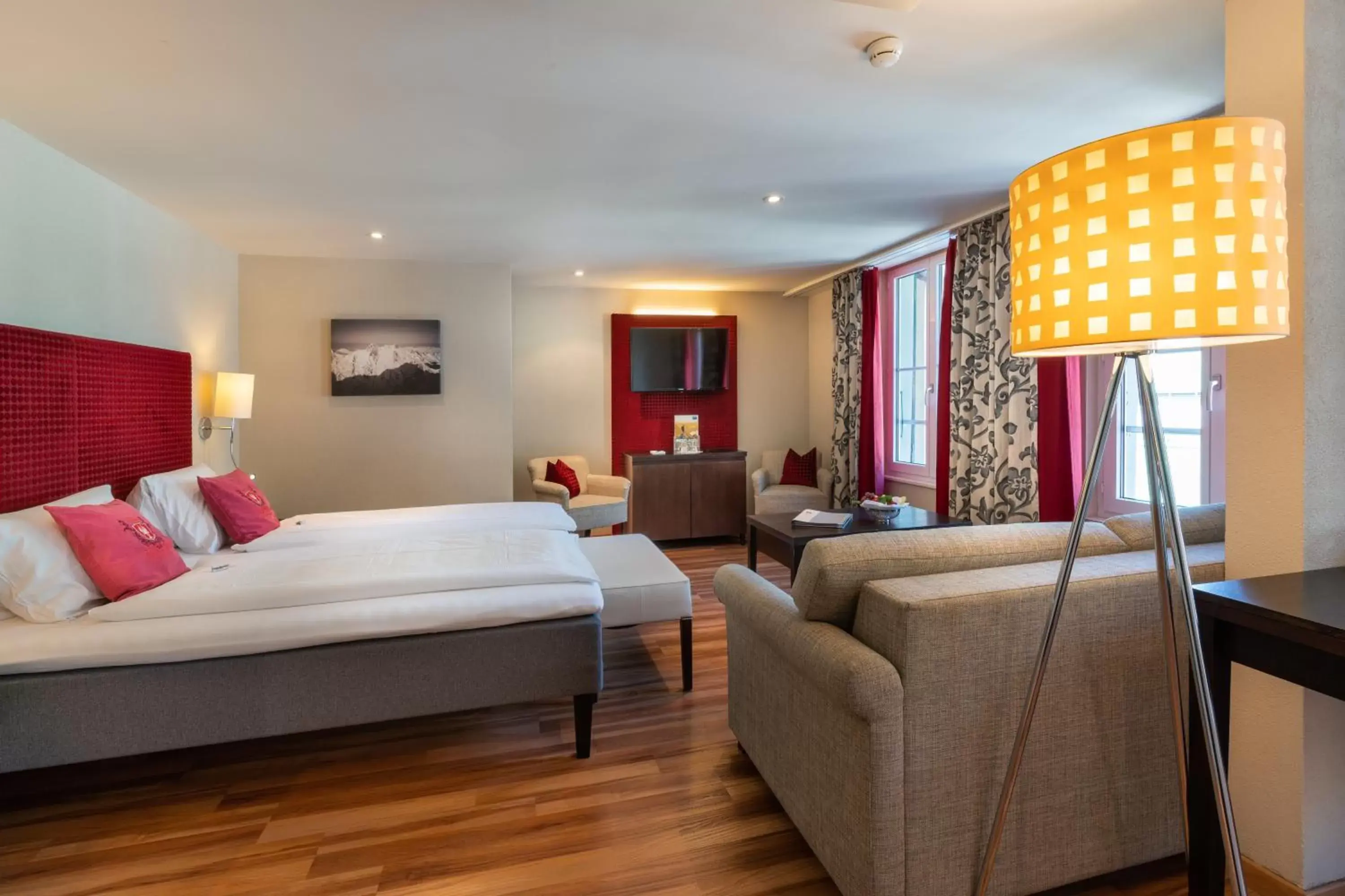 Photo of the whole room, Bed in Hotel Krebs Interlaken Photo of the whole room, Bed in Hotel Krebs Interlaken