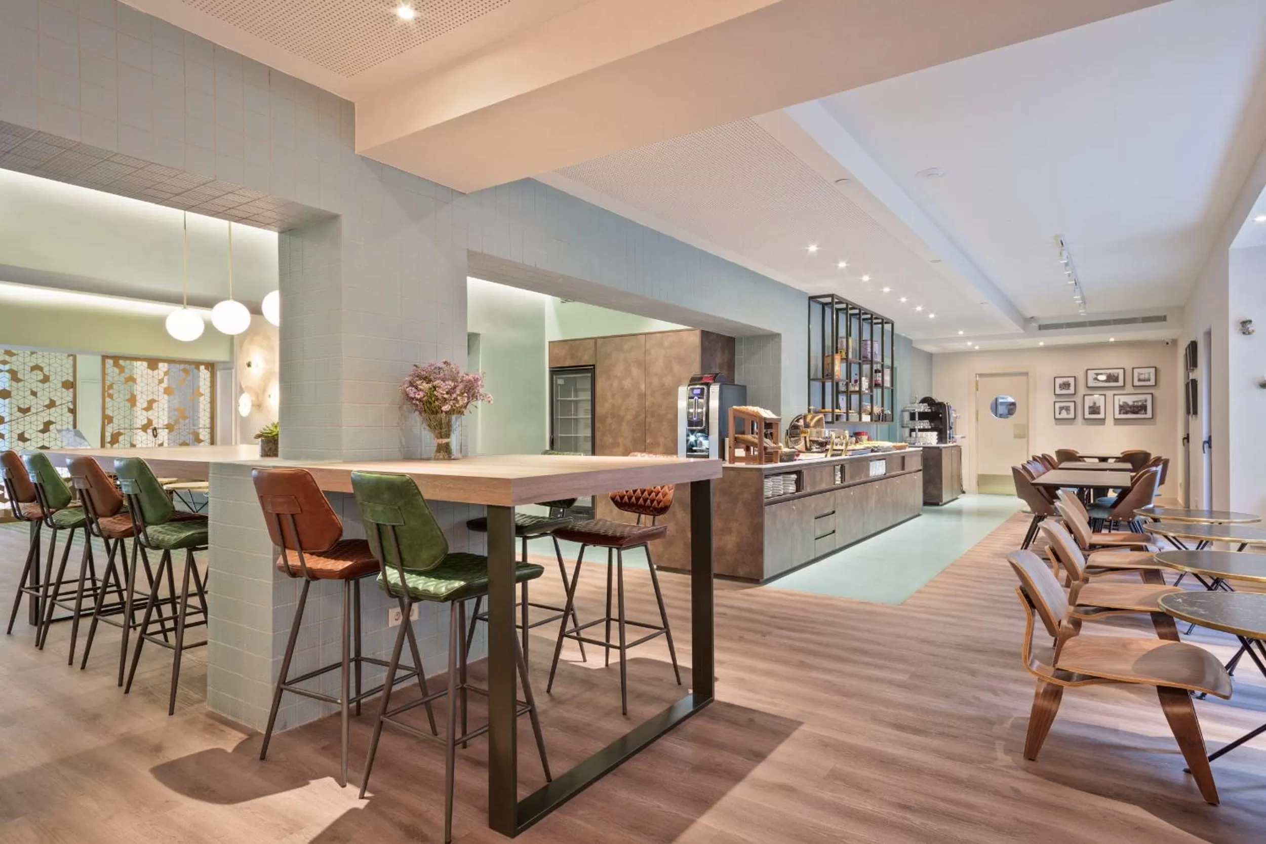 Lounge or bar in Hotel Via Augusta